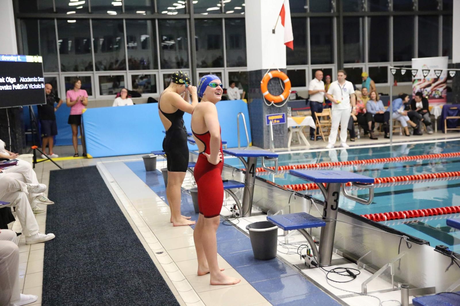 Zdjęcie w galerii na portalu naszraciborz.pl: Międzynarodowe Mistrzostwa w Pływaniu o Puchar Marszałka – sportowe święto w ZSOMS Racibórz wiadomości z regionu