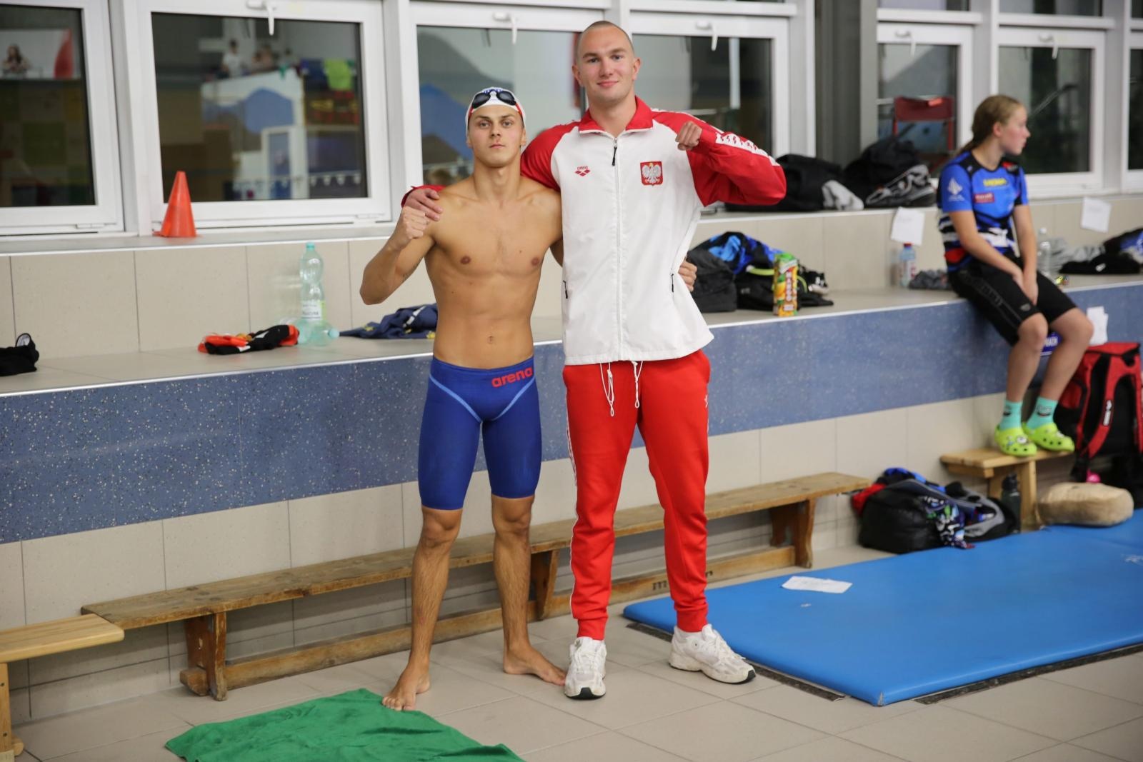 Zdjęcie w galerii na portalu naszraciborz.pl: Międzynarodowe Mistrzostwa w Pływaniu o Puchar Marszałka – sportowe święto w ZSOMS Racibórz wiadomości z regionu