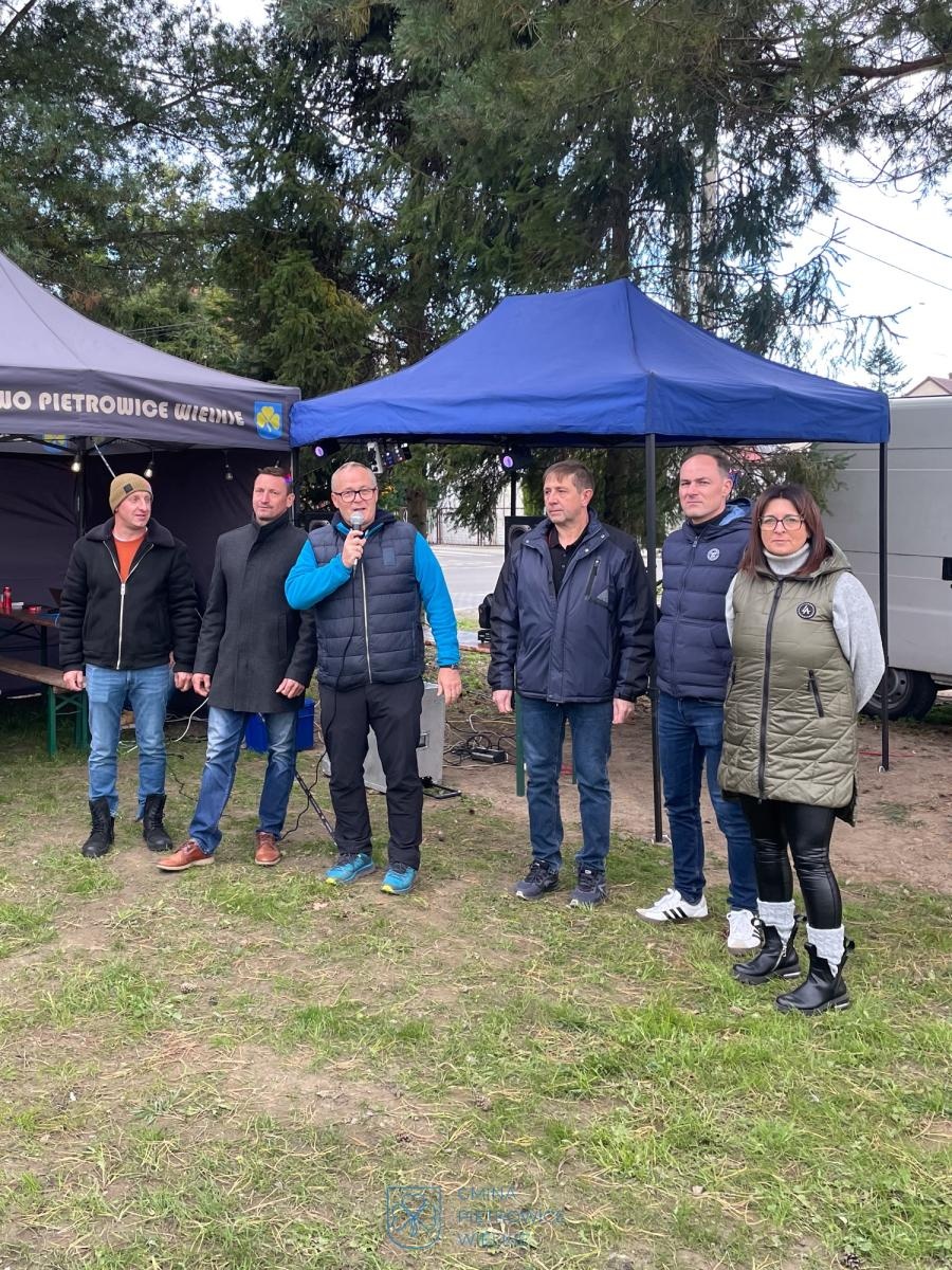 Zdjęcie w galerii na portalu naszraciborz.pl: Nowy skwer w Pietrowicach Wielkich miejscem spotkań mieszkańców wiadomości z regionu