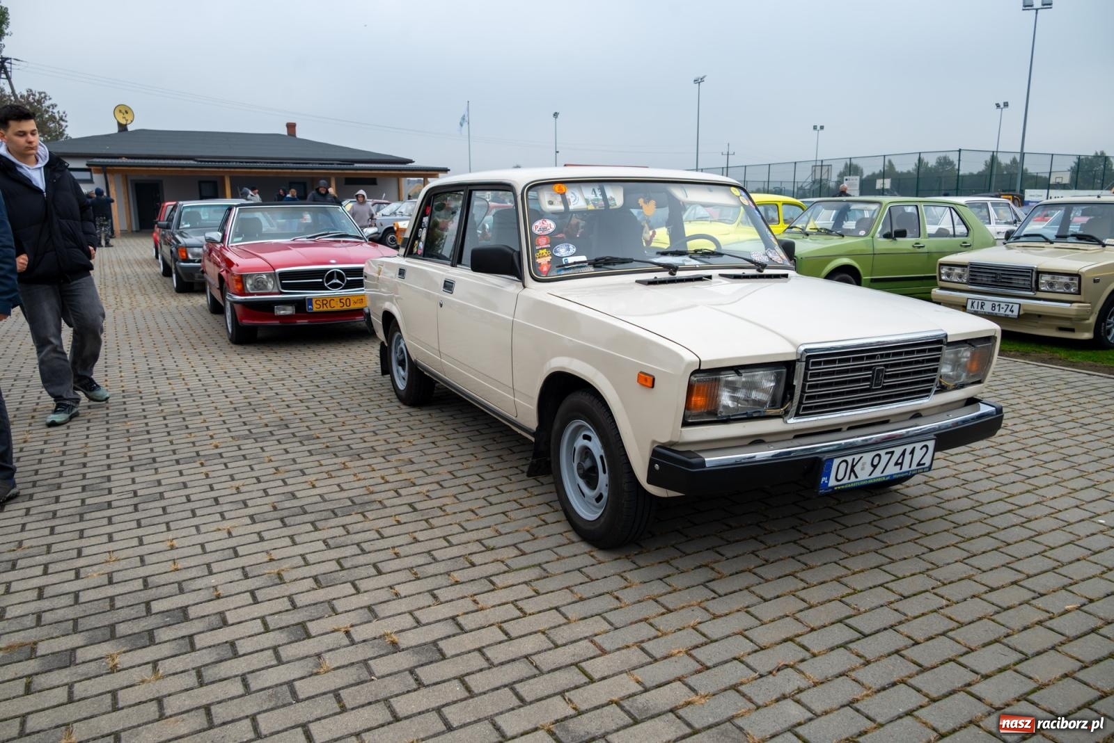 Zdjęcie w galerii na portalu naszraciborz.pl: Jesienny zlot pojazdów zabytkowych w Zabełkowie na zamknięcie sezonu motorowego wiadomości z regionu