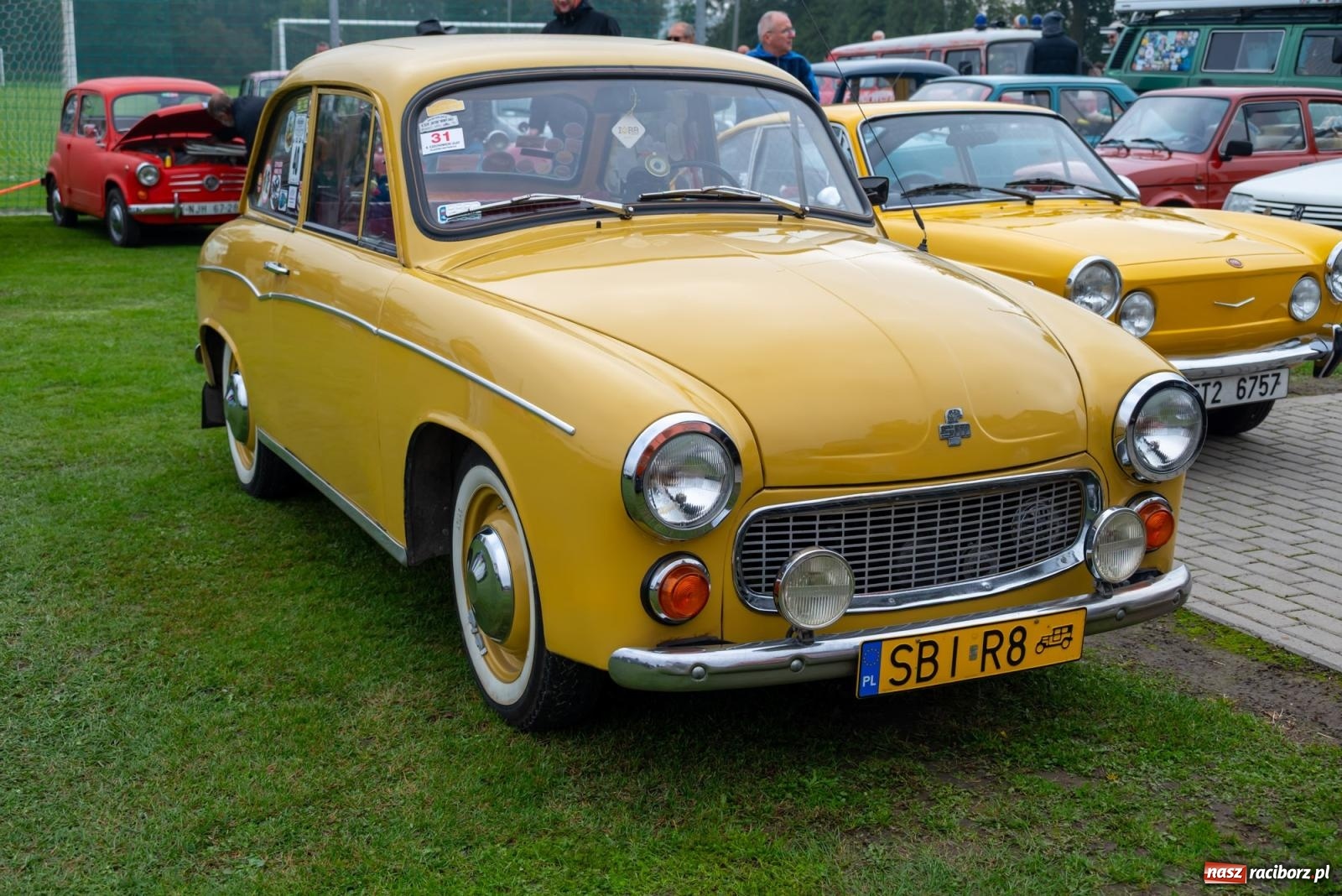 Zdjęcie w galerii na portalu naszraciborz.pl: Jesienny zlot pojazdów zabytkowych w Zabełkowie na zamknięcie sezonu motorowego wiadomości z regionu