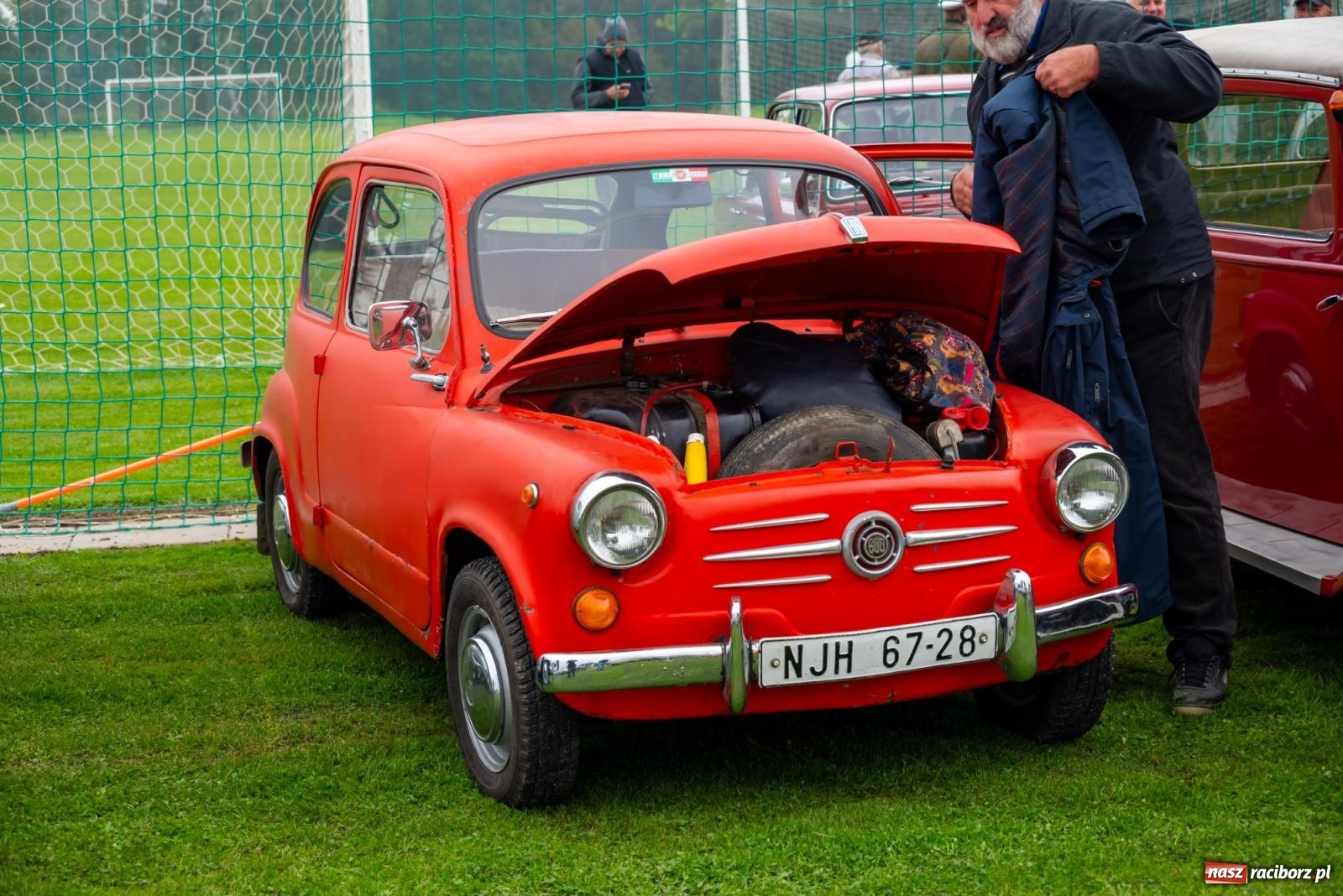 Zdjęcie w galerii na portalu naszraciborz.pl: Jesienny zlot pojazdów zabytkowych w Zabełkowie na zamknięcie sezonu motorowego wiadomości z regionu