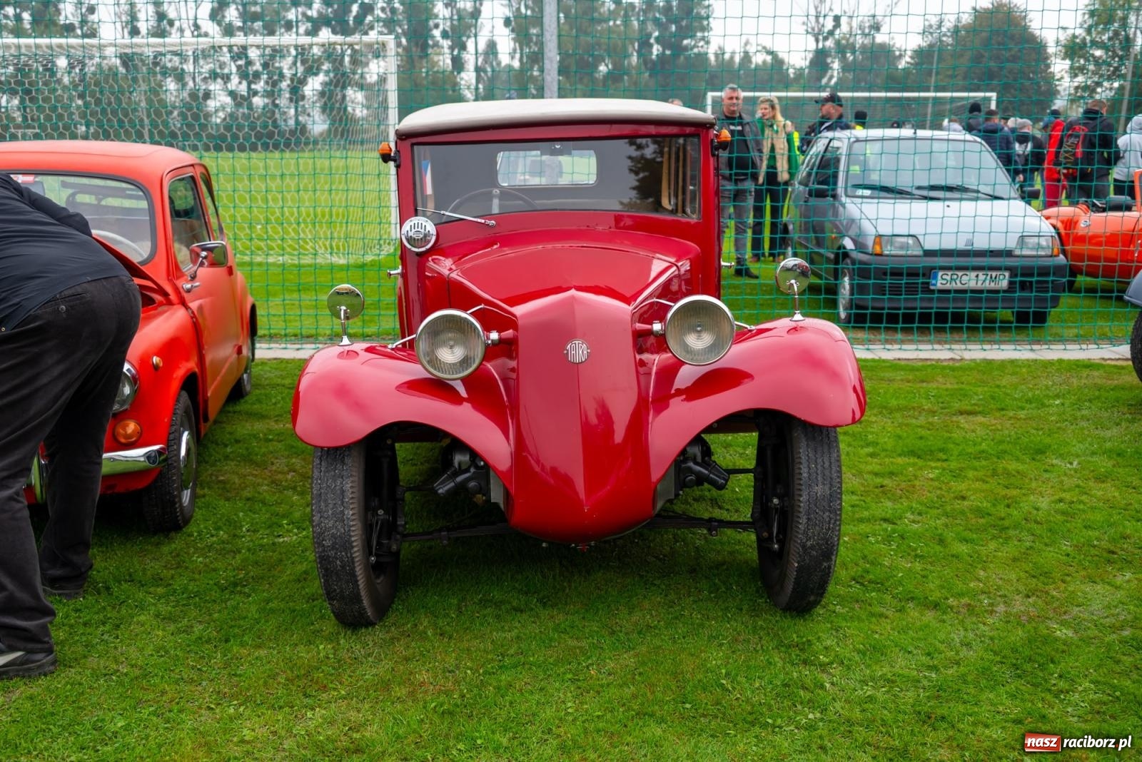 Zdjęcie w galerii na portalu naszraciborz.pl: Jesienny zlot pojazdów zabytkowych w Zabełkowie na zamknięcie sezonu motorowego wiadomości z regionu