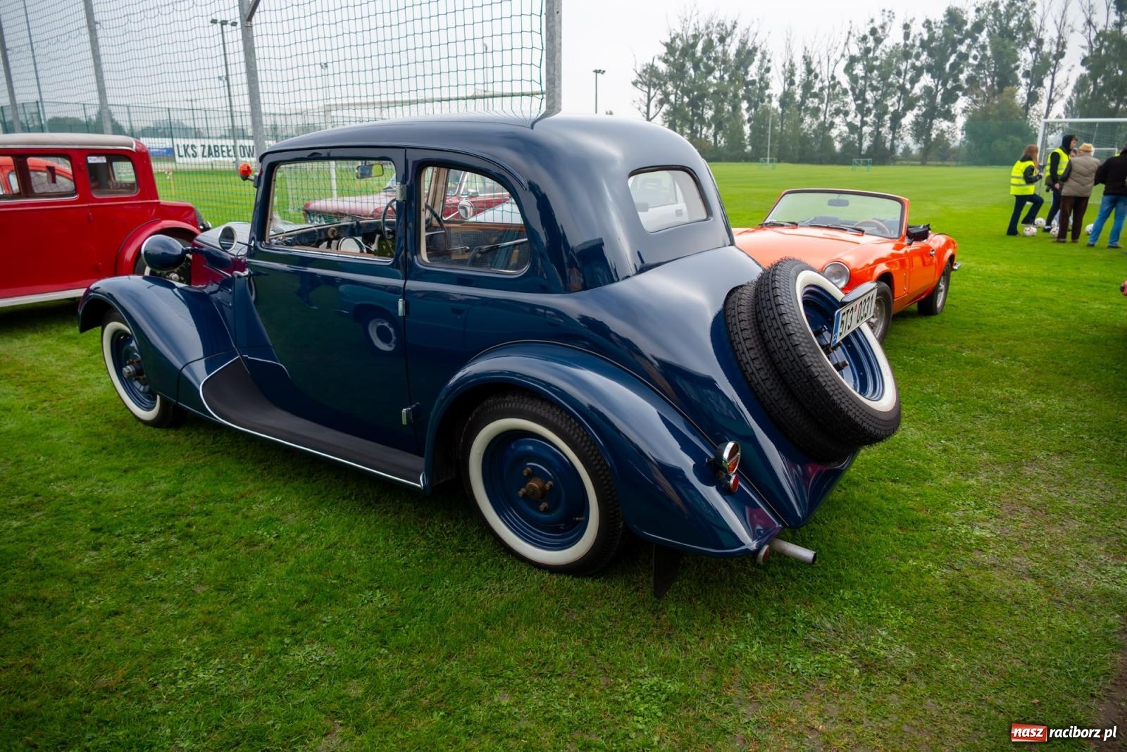 Zdjęcie w galerii na portalu naszraciborz.pl: Jesienny zlot pojazdów zabytkowych w Zabełkowie na zamknięcie sezonu motorowego wiadomości z regionu