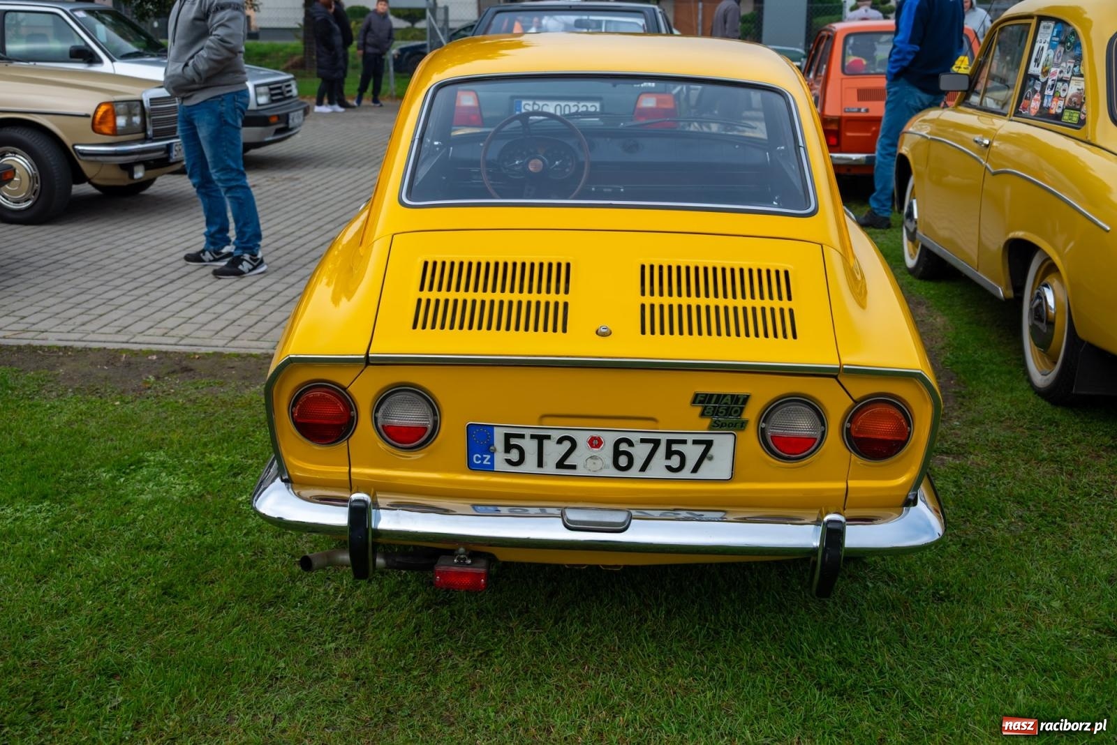 Zdjęcie w galerii na portalu naszraciborz.pl: Jesienny zlot pojazdów zabytkowych w Zabełkowie na zamknięcie sezonu motorowego wiadomości z regionu