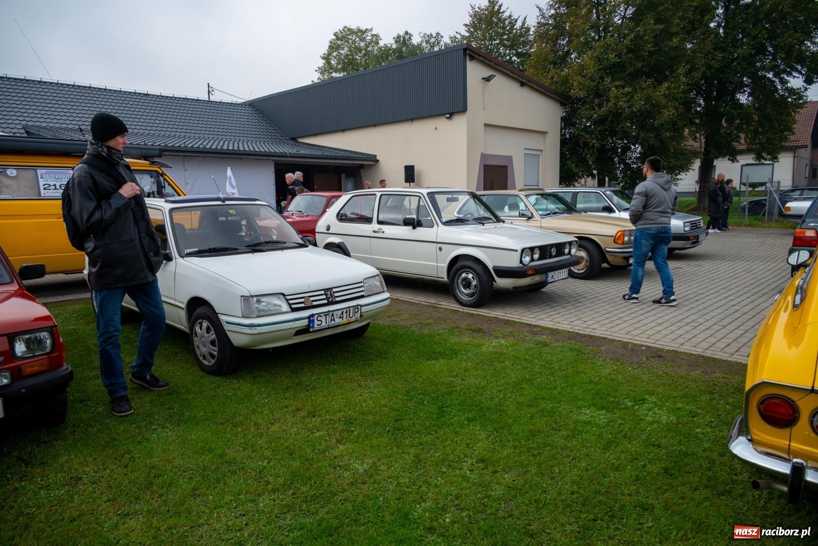Zdjęcie w galerii na portalu naszraciborz.pl: Jesienny zlot pojazdów zabytkowych w Zabełkowie na zamknięcie sezonu motorowego wiadomości z regionu