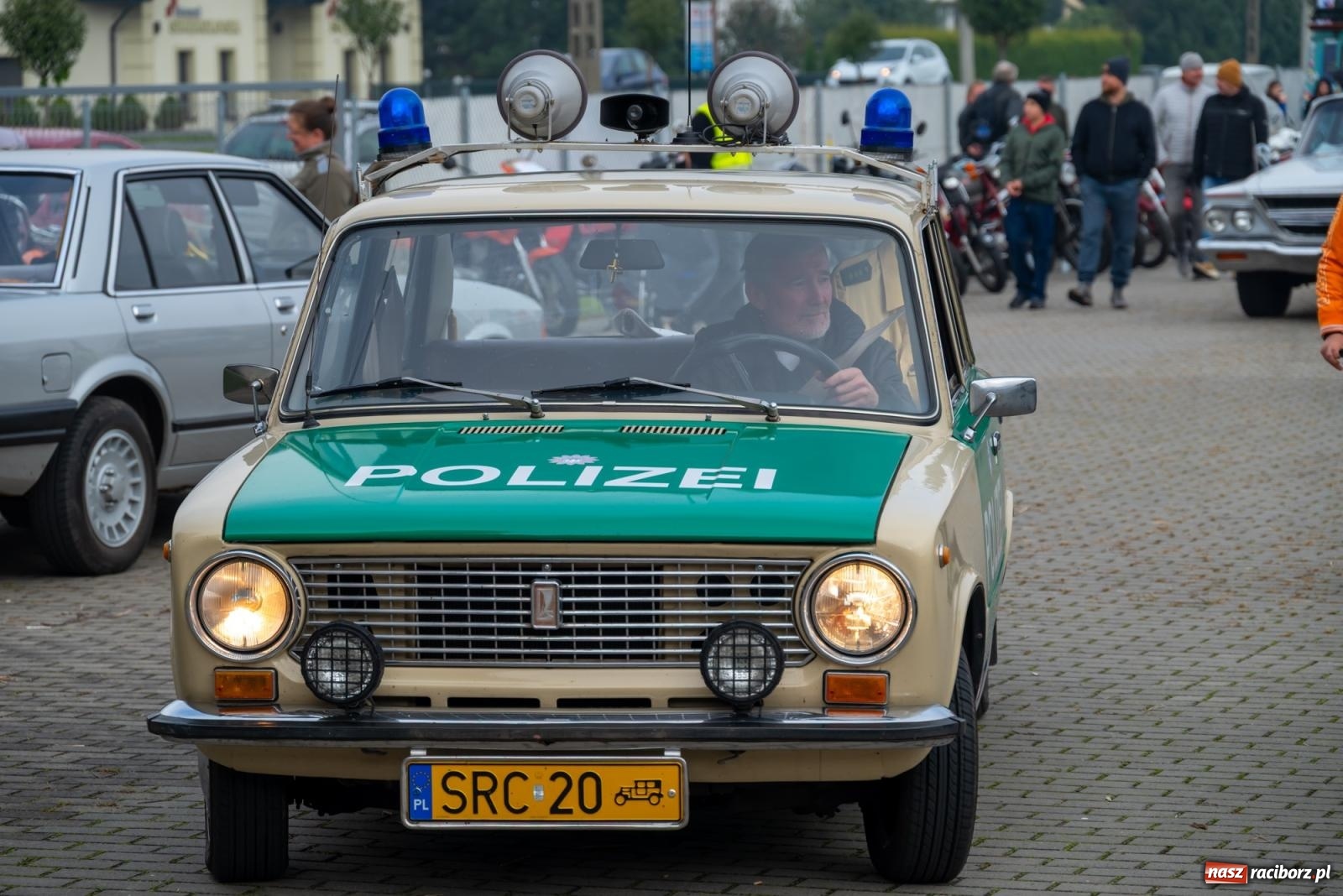 Zdjęcie w galerii na portalu naszraciborz.pl: Jesienny zlot pojazdów zabytkowych w Zabełkowie na zamknięcie sezonu motorowego wiadomości z regionu