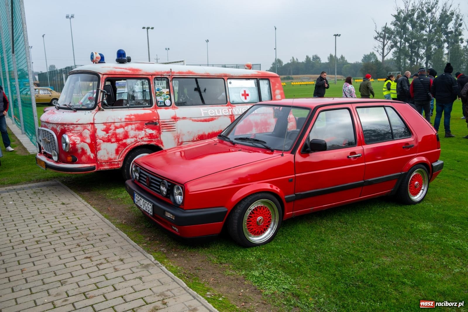 Zdjęcie w galerii na portalu naszraciborz.pl: Jesienny zlot pojazdów zabytkowych w Zabełkowie na zamknięcie sezonu motorowego wiadomości z regionu