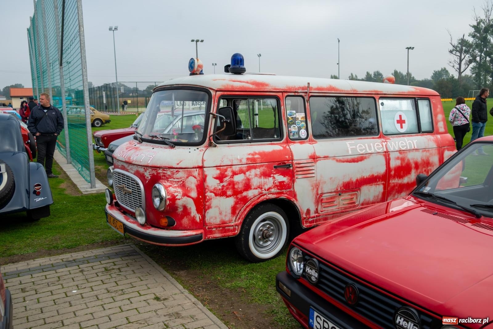 Zdjęcie w galerii na portalu naszraciborz.pl: Jesienny zlot pojazdów zabytkowych w Zabełkowie na zamknięcie sezonu motorowego wiadomości z regionu