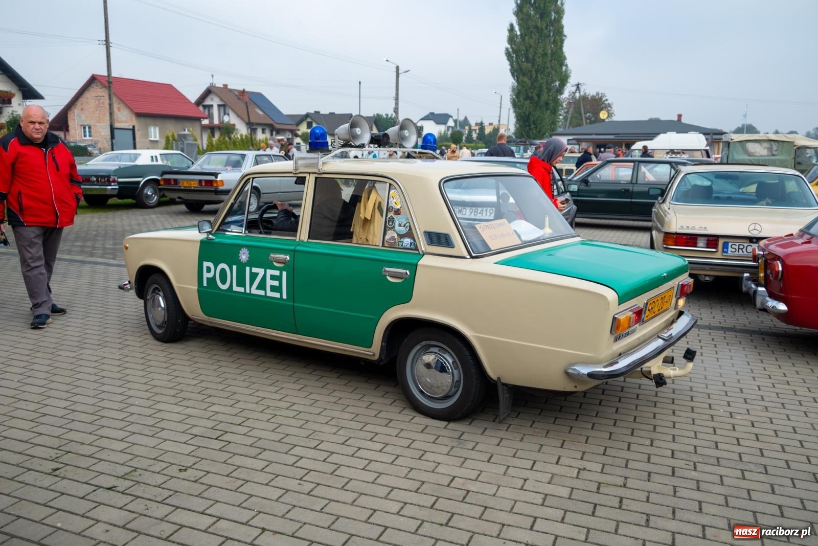 Zdjęcie w galerii na portalu naszraciborz.pl: Jesienny zlot pojazdów zabytkowych w Zabełkowie na zamknięcie sezonu motorowego wiadomości z regionu