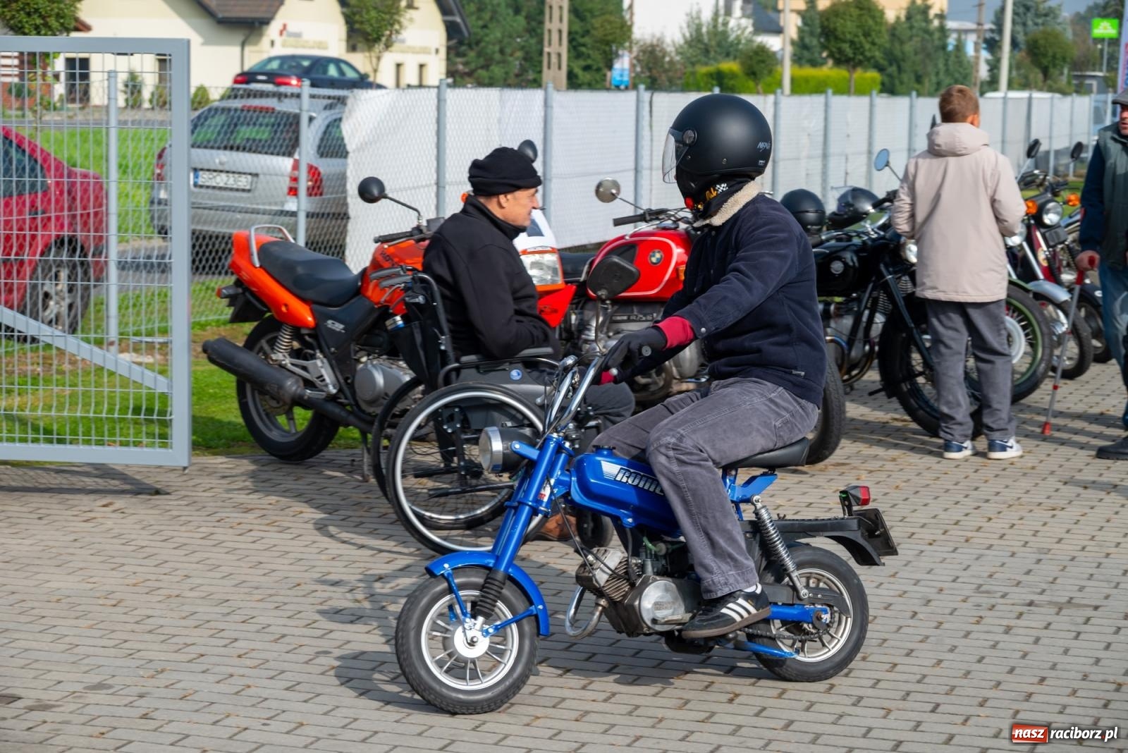 Zdjęcie w galerii na portalu naszraciborz.pl: Jesienny zlot pojazdów zabytkowych w Zabełkowie na zamknięcie sezonu motorowego wiadomości z regionu