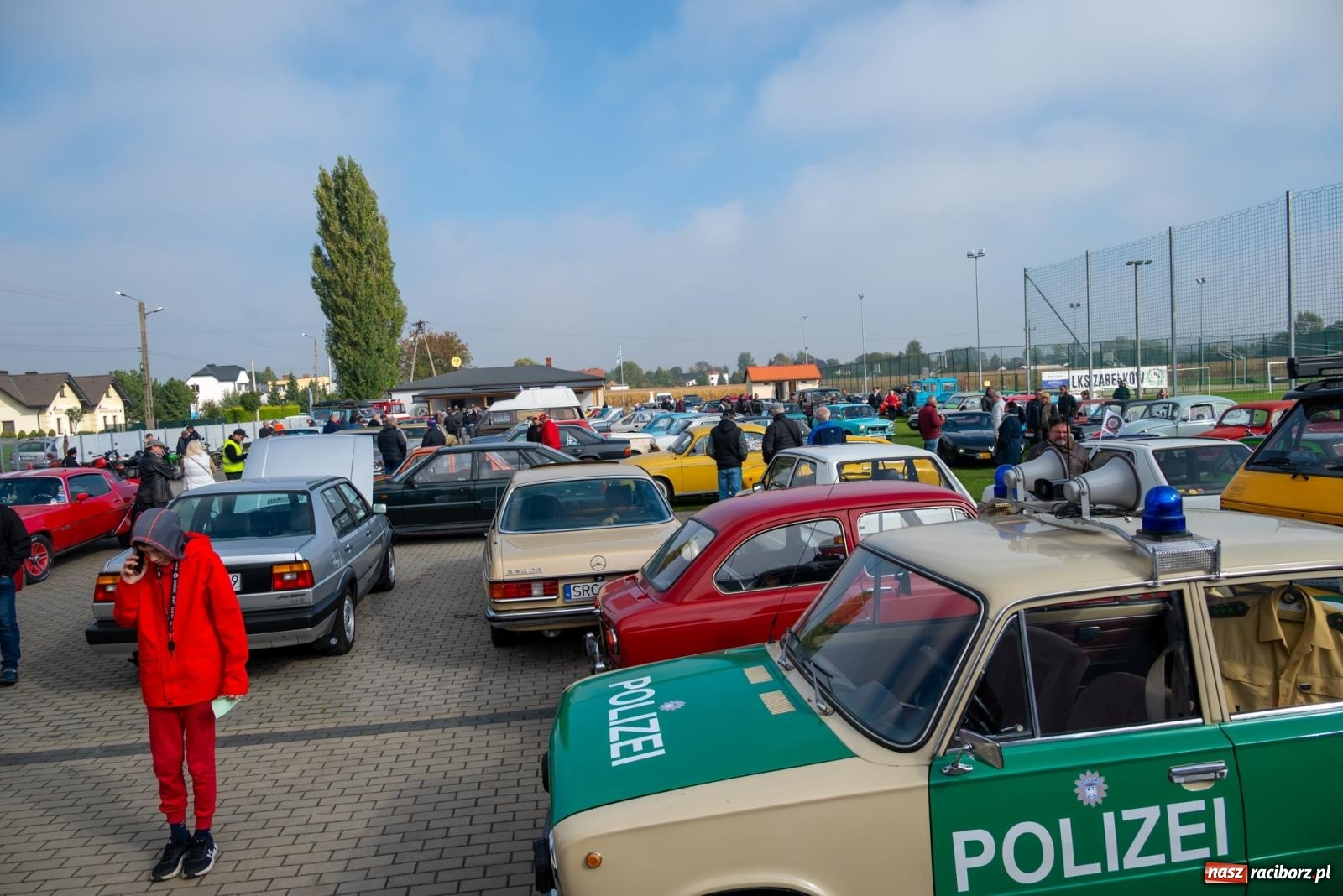 Zdjęcie w galerii na portalu naszraciborz.pl: Jesienny zlot pojazdów zabytkowych w Zabełkowie na zamknięcie sezonu motorowego wiadomości z regionu