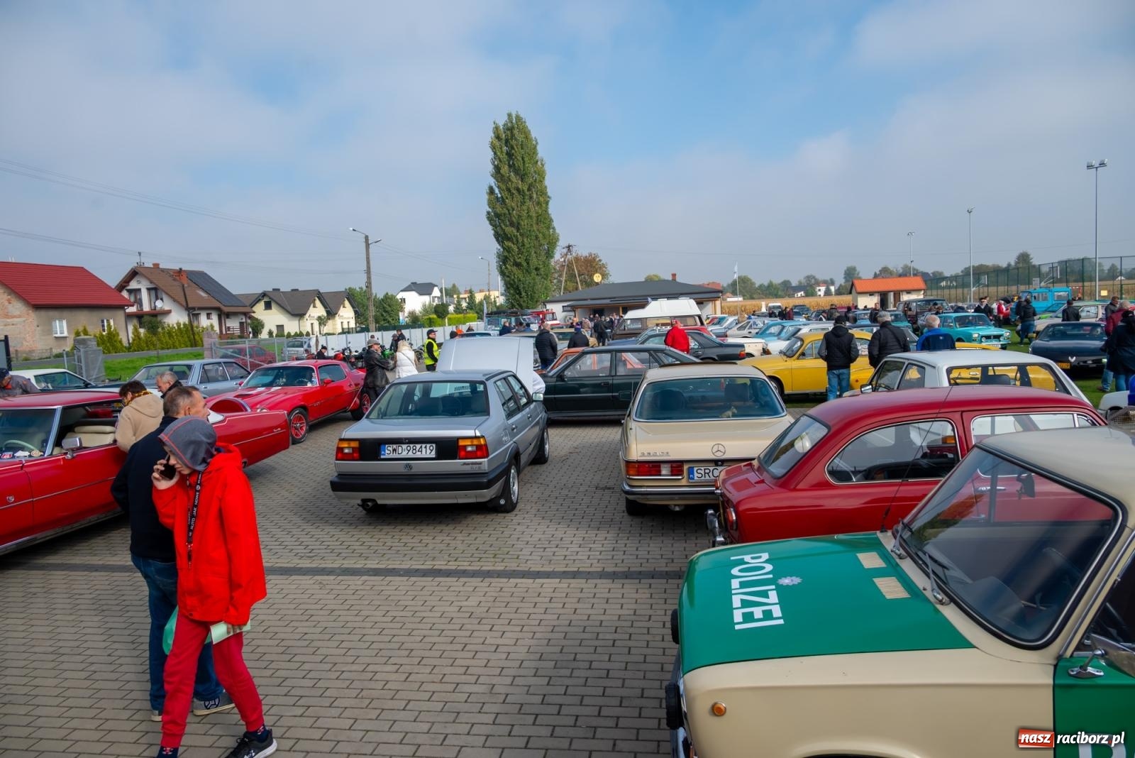 Zdjęcie w galerii na portalu naszraciborz.pl: Jesienny zlot pojazdów zabytkowych w Zabełkowie na zamknięcie sezonu motorowego wiadomości z regionu