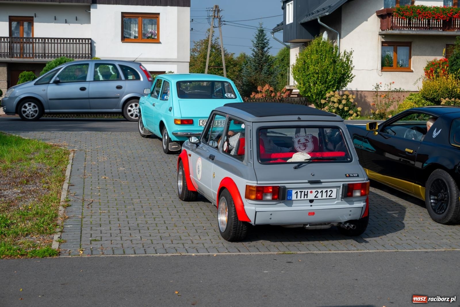 Zdjęcie w galerii na portalu naszraciborz.pl: Jesienny zlot pojazdów zabytkowych w Zabełkowie na zamknięcie sezonu motorowego wiadomości z regionu