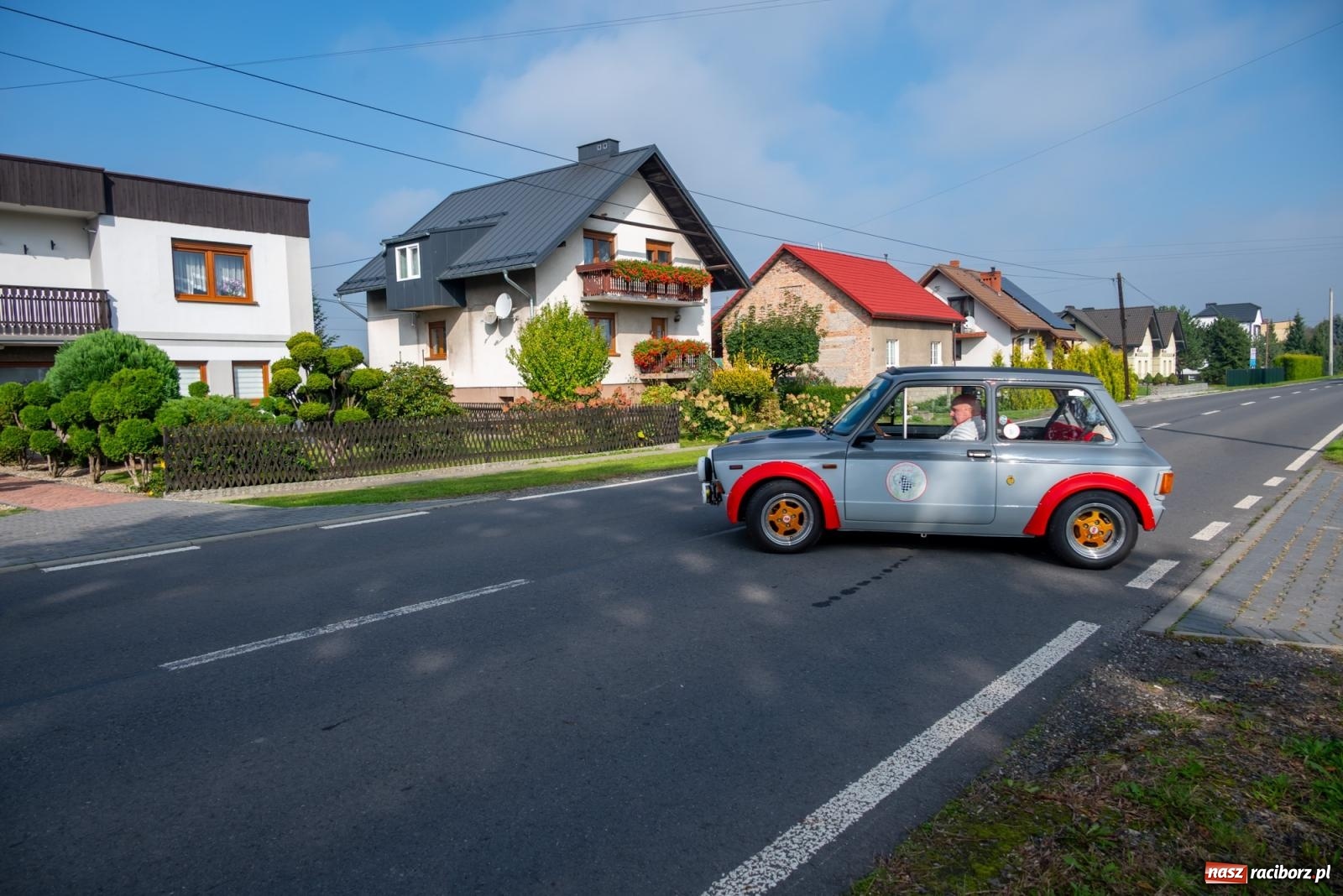 Zdjęcie w galerii na portalu naszraciborz.pl: Jesienny zlot pojazdów zabytkowych w Zabełkowie na zamknięcie sezonu motorowego wiadomości z regionu
