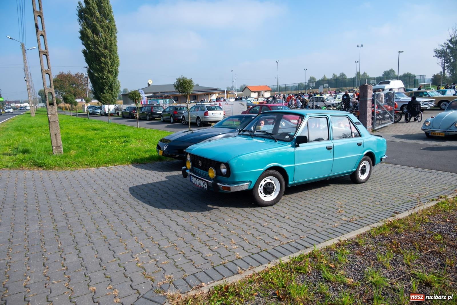 Zdjęcie w galerii na portalu naszraciborz.pl: Jesienny zlot pojazdów zabytkowych w Zabełkowie na zamknięcie sezonu motorowego wiadomości z regionu