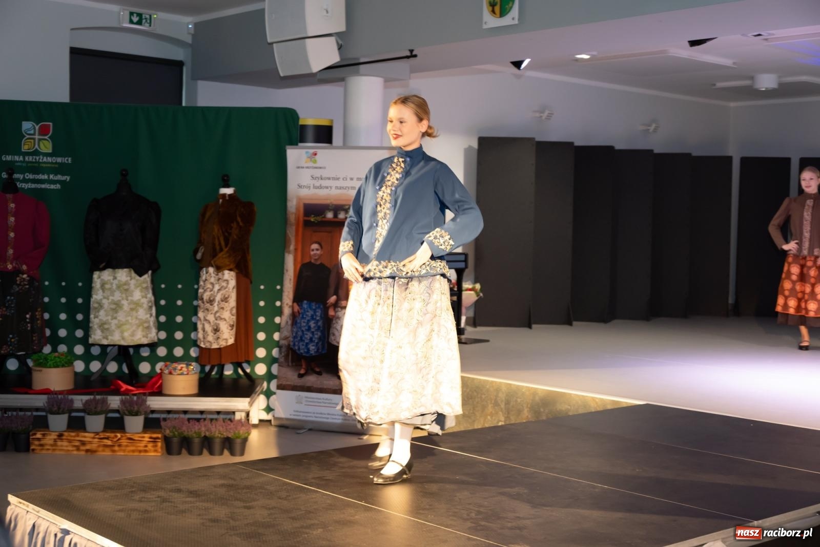 Zdjęcie w galerii na portalu naszraciborz.pl: Śląski strój w nowoczesnym wydaniu. Zakończenie projektu Szykownie ci w mazelonce w Tworkowie wiadomości z regionu