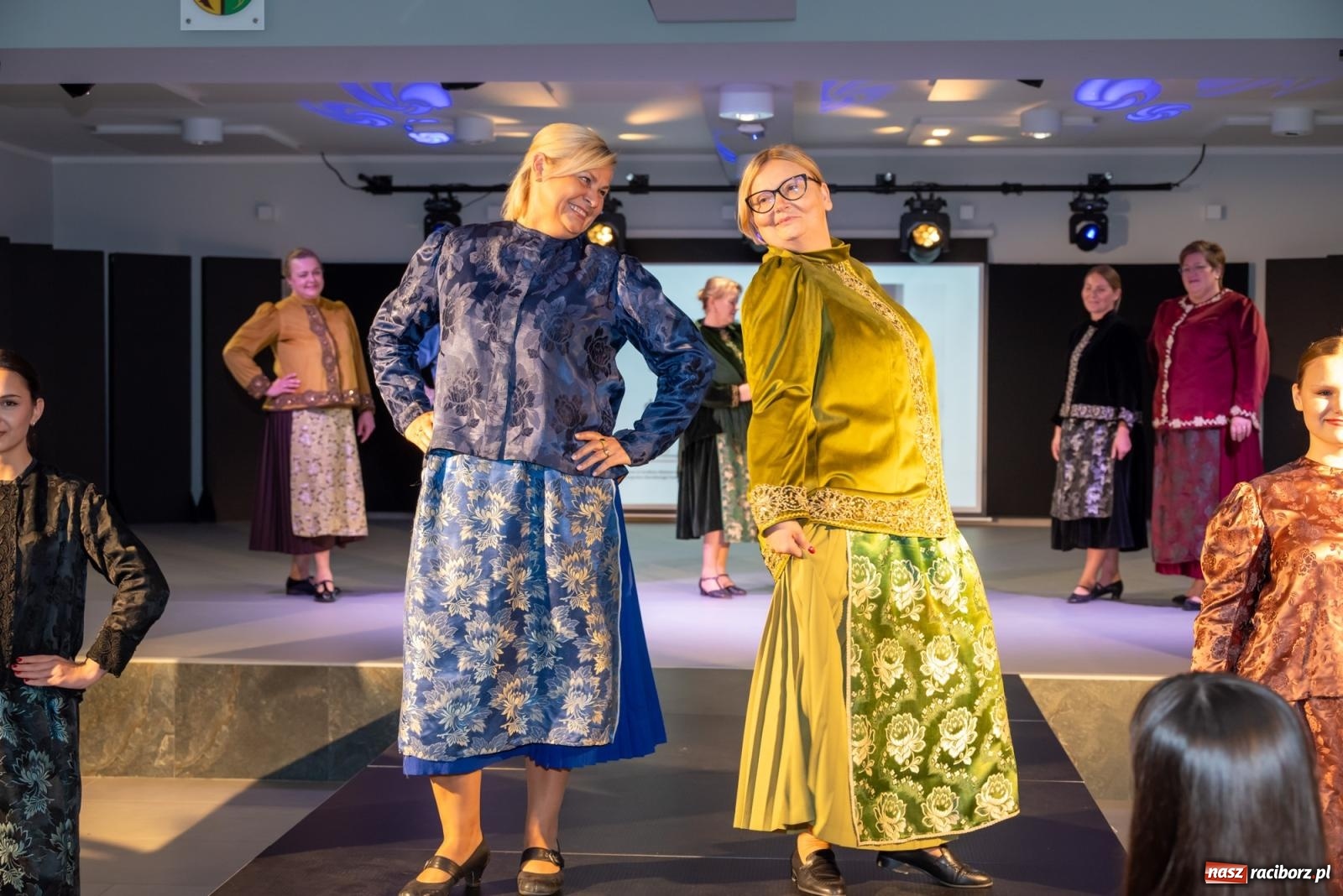 Zdjęcie w galerii na portalu naszraciborz.pl: Śląski strój w nowoczesnym wydaniu. Zakończenie projektu Szykownie ci w mazelonce w Tworkowie wiadomości z regionu
