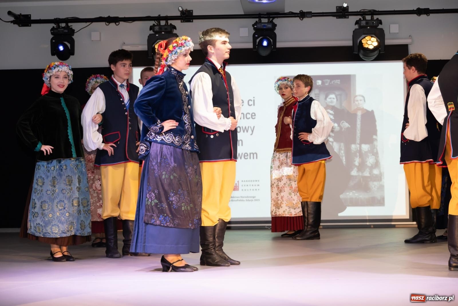 Zdjęcie w galerii na portalu naszraciborz.pl: Śląski strój w nowoczesnym wydaniu. Zakończenie projektu Szykownie ci w mazelonce w Tworkowie wiadomości z regionu