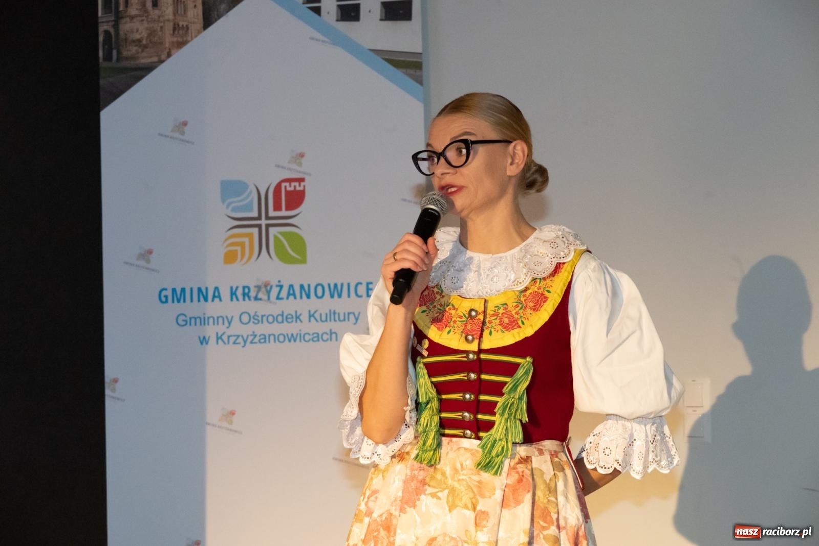 Zdjęcie w galerii na portalu naszraciborz.pl: Śląski strój w nowoczesnym wydaniu. Zakończenie projektu Szykownie ci w mazelonce w Tworkowie wiadomości z regionu