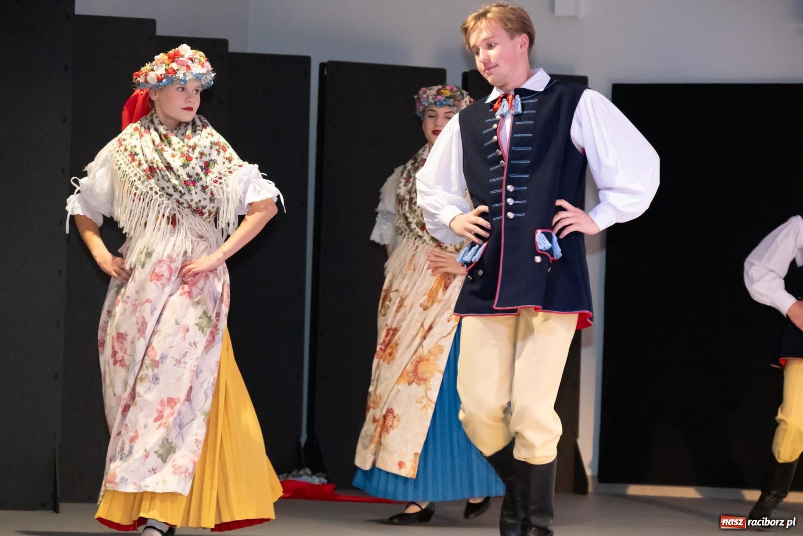 Zdjęcie w galerii na portalu naszraciborz.pl: Śląski strój w nowoczesnym wydaniu. Zakończenie projektu Szykownie ci w mazelonce w Tworkowie wiadomości z regionu