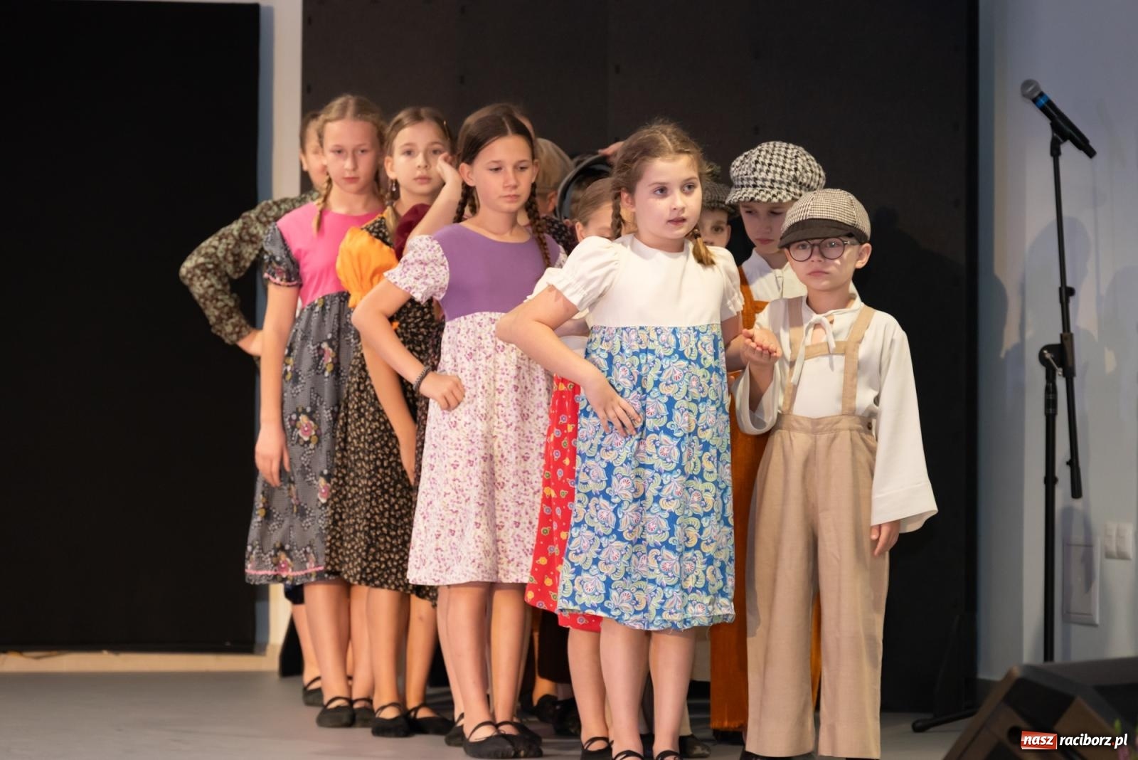 Zdjęcie w galerii na portalu naszraciborz.pl: Śląski strój w nowoczesnym wydaniu. Zakończenie projektu Szykownie ci w mazelonce w Tworkowie wiadomości z regionu