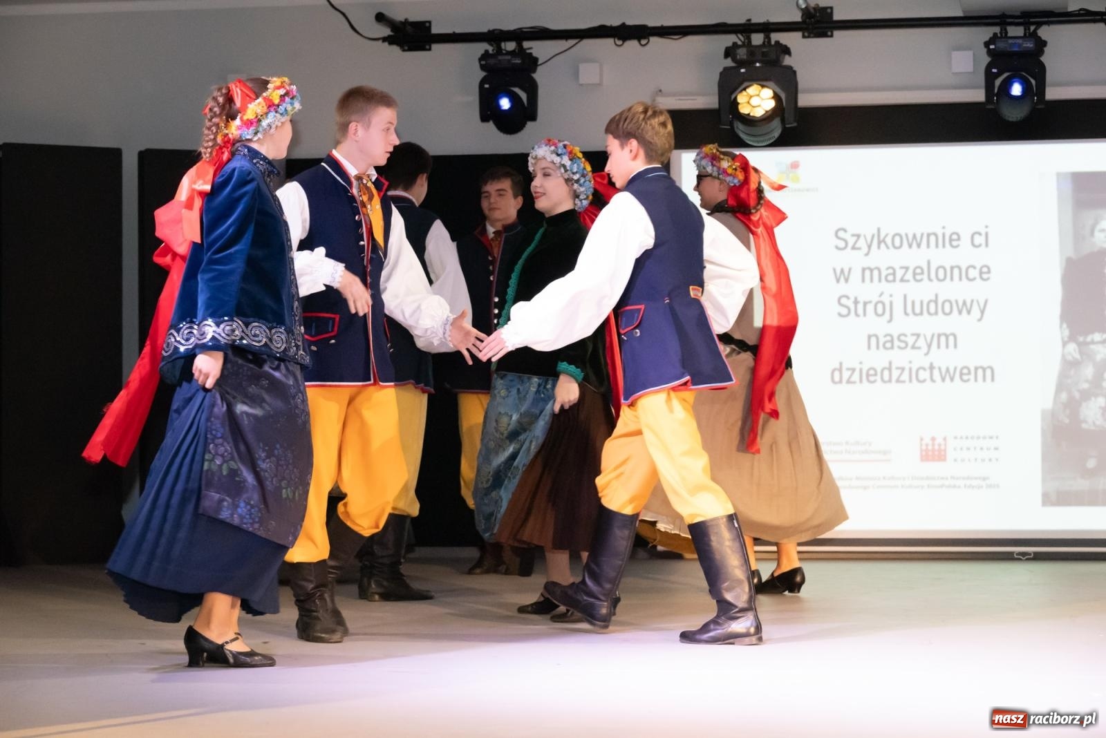 Zdjęcie w galerii na portalu naszraciborz.pl: Śląski strój w nowoczesnym wydaniu. Zakończenie projektu Szykownie ci w mazelonce w Tworkowie wiadomości z regionu