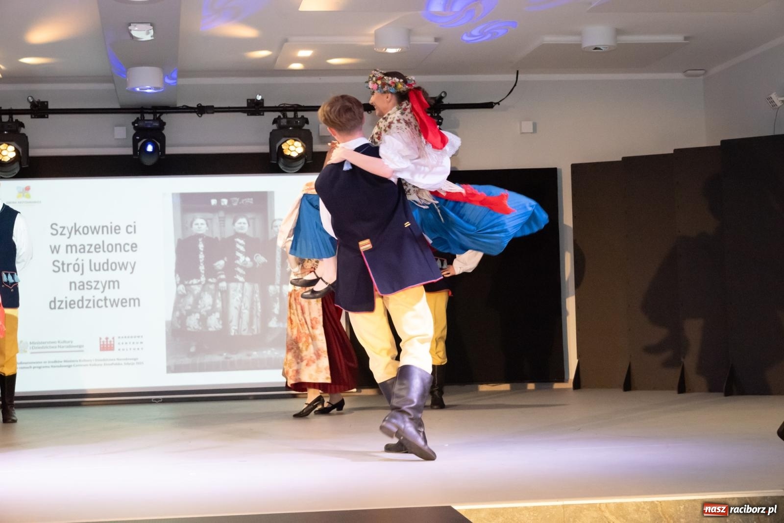 Zdjęcie w galerii na portalu naszraciborz.pl: Śląski strój w nowoczesnym wydaniu. Zakończenie projektu Szykownie ci w mazelonce w Tworkowie wiadomości z regionu