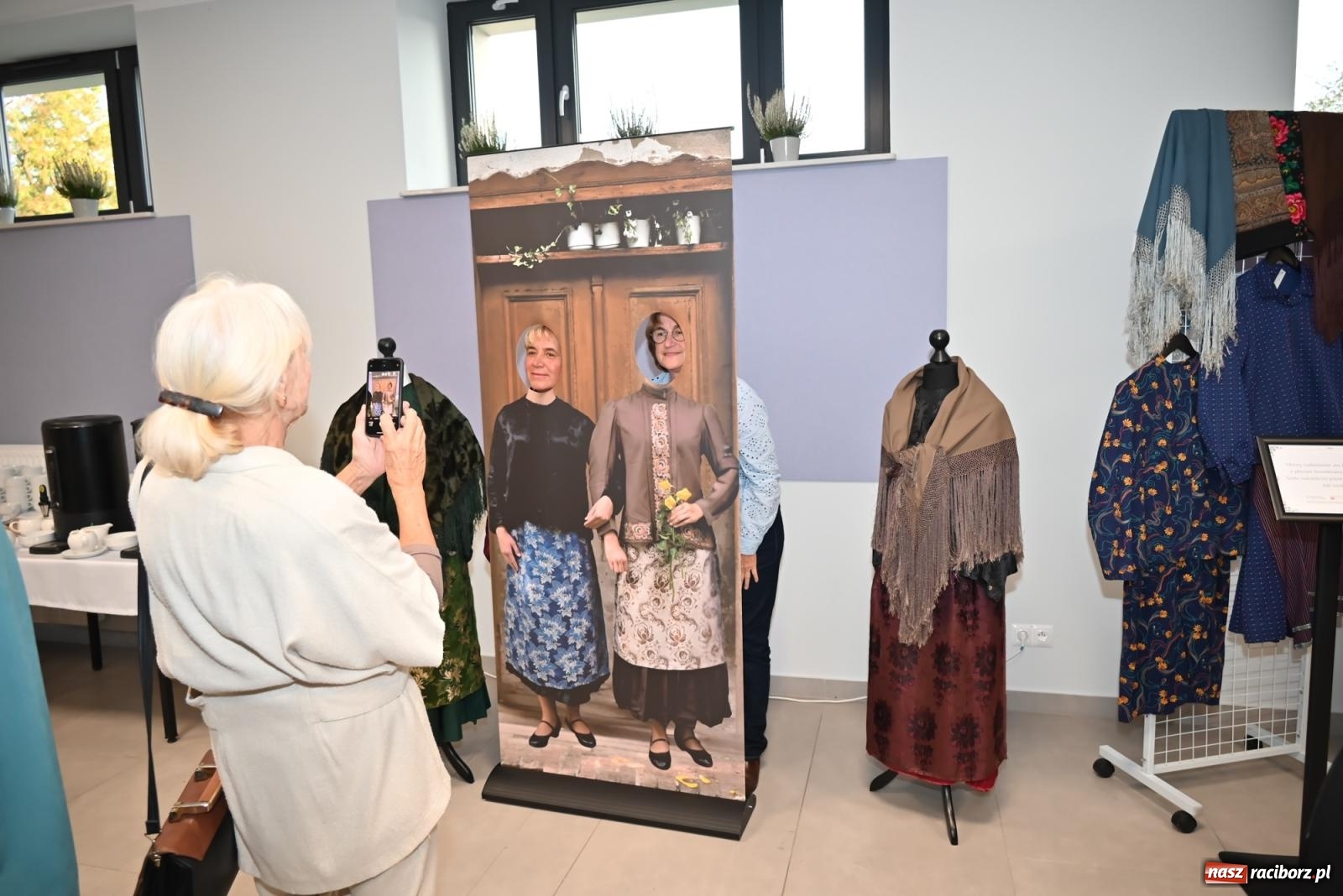 Zdjęcie w galerii na portalu naszraciborz.pl: Śląski strój w nowoczesnym wydaniu. Zakończenie projektu Szykownie ci w mazelonce w Tworkowie wiadomości z regionu