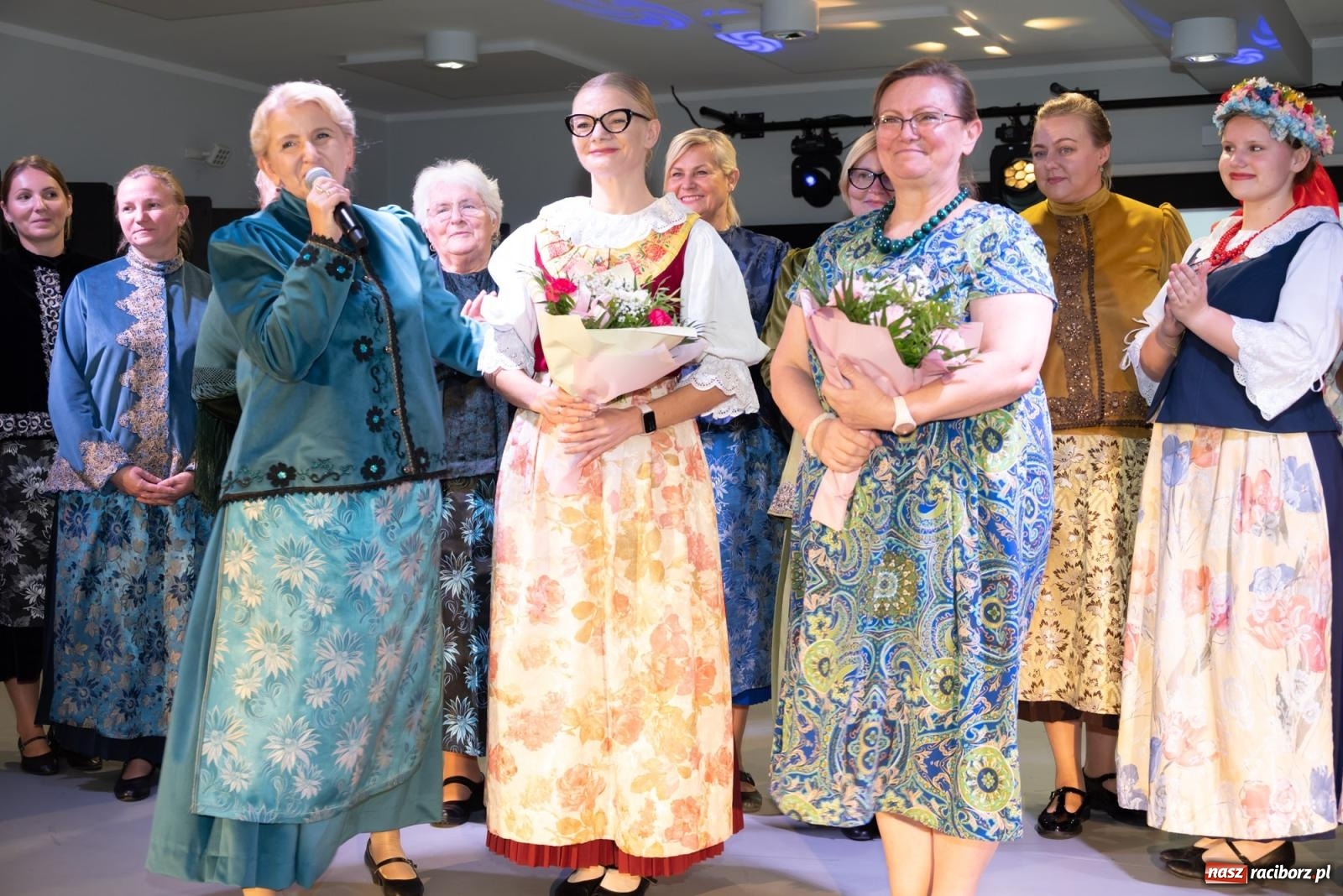 Zdjęcie w galerii na portalu naszraciborz.pl: Śląski strój w nowoczesnym wydaniu. Zakończenie projektu Szykownie ci w mazelonce w Tworkowie wiadomości z regionu
