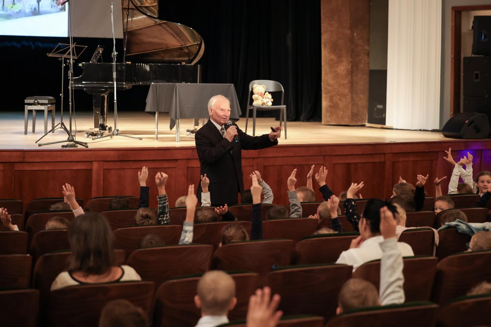 Zdjęcie w galerii na portalu naszraciborz.pl: Flet zainaugurował nowy rok koncertów umuzykalniających w RCK. W tym sezonie poznajemy instrumenty dęte wiadomości z regionu