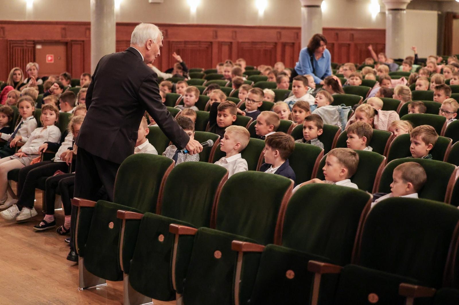 Zdjęcie w galerii na portalu naszraciborz.pl: Flet zainaugurował nowy rok koncertów umuzykalniających w RCK. W tym sezonie poznajemy instrumenty dęte wiadomości z regionu