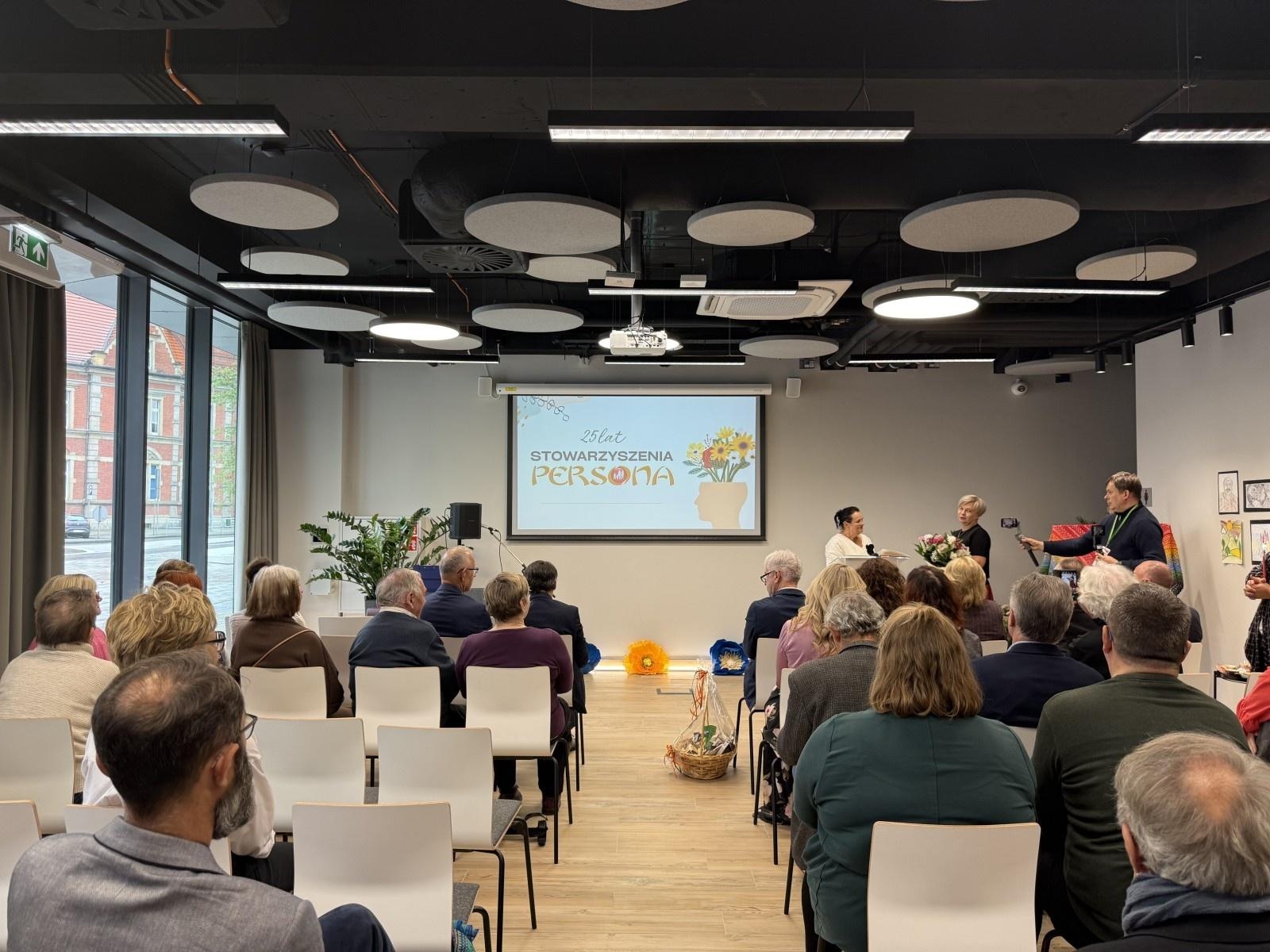 Zdjęcie w galerii na portalu naszraciborz.pl: 25 lat Stowarzyszenia Persona. Ćwierć wieku działań na rzecz zdrowia psychicznego i społecznej wrażliwości [FOTO i WIDEO] wiadomości z regionu