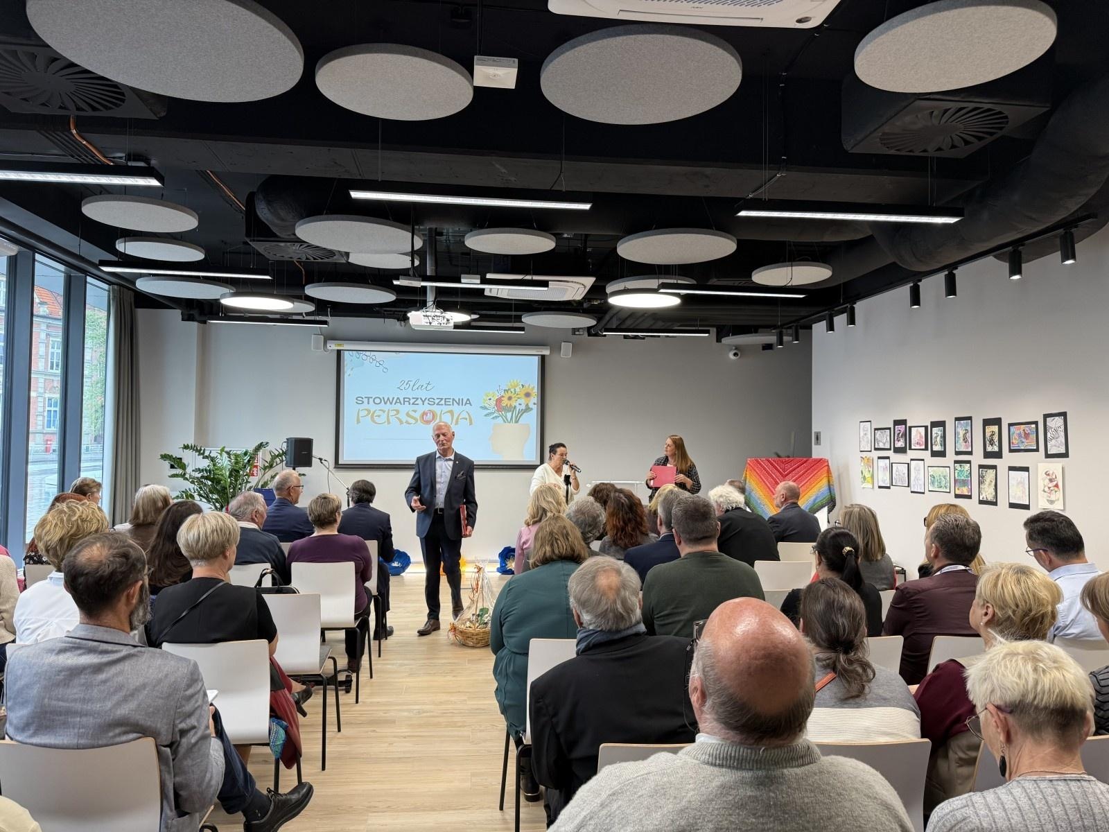 Zdjęcie w galerii na portalu naszraciborz.pl: 25 lat Stowarzyszenia Persona. Ćwierć wieku działań na rzecz zdrowia psychicznego i społecznej wrażliwości [FOTO i WIDEO] wiadomości z regionu