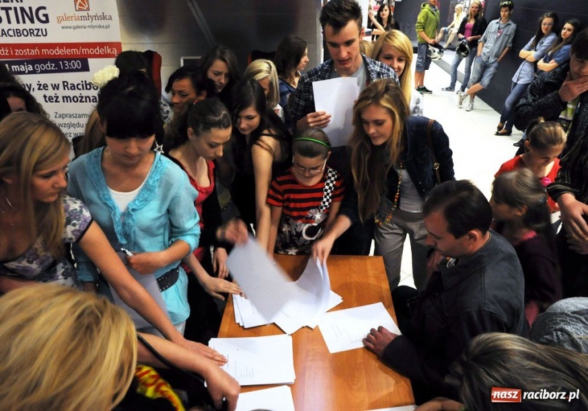 Zdjęcie w galerii na portalu naszraciborz.pl: W Młyńskiej odbył się casting wiadomości z regionu