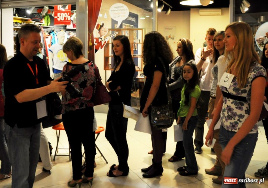 Zdjęcie w galerii na portalu naszraciborz.pl: W Młyńskiej odbył się casting wiadomości z regionu