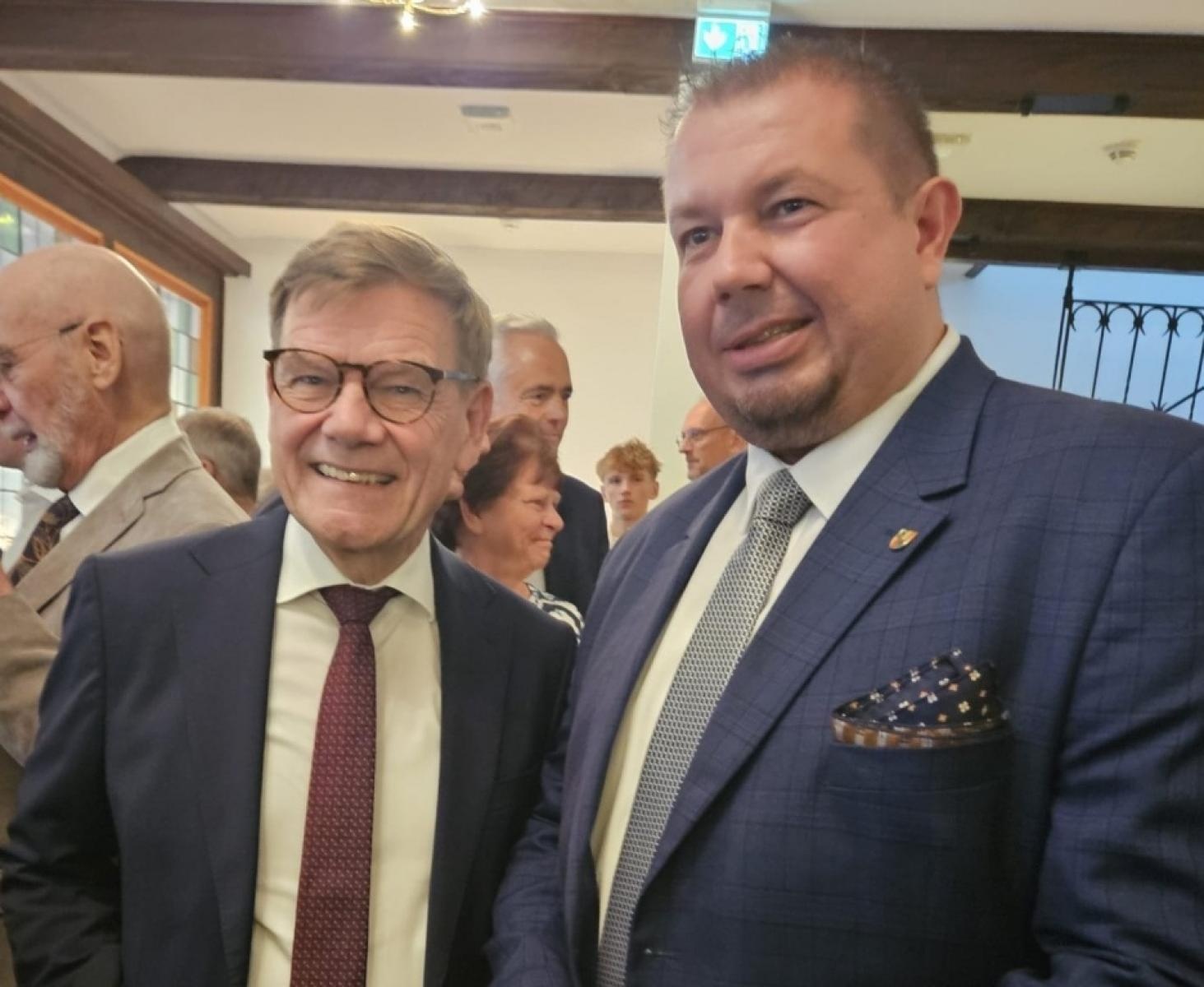 Zdjęcie w galerii na portalu naszraciborz.pl: 35-lecie Zjednoczenia Niemiec i partnerstwa miast Rendsburg–Rathenow z udziałem delegacji z Powiatu Raciborskiego wiadomości z regionu