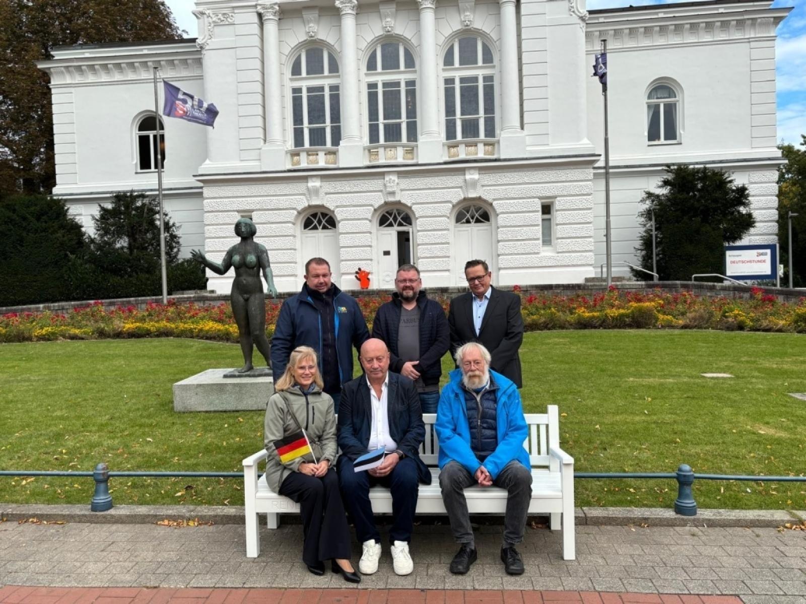 Zdjęcie w galerii na portalu naszraciborz.pl: 35-lecie Zjednoczenia Niemiec i partnerstwa miast Rendsburg–Rathenow z udziałem delegacji z Powiatu Raciborskiego wiadomości z regionu