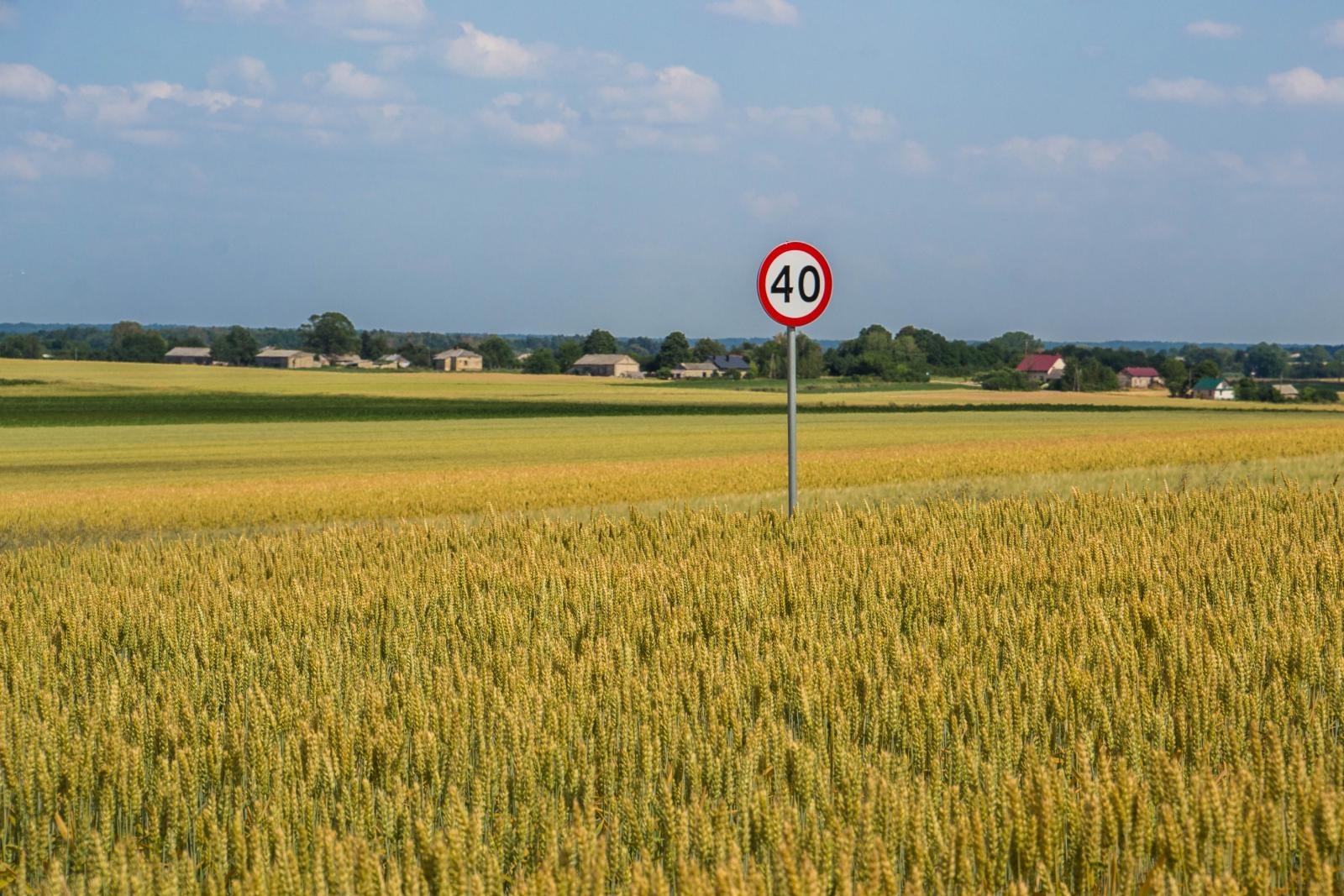 Zdjęcie w galerii na portalu naszraciborz.pl: Pieszo wzdłuż granic kraju - biblioteka zaprasza na spotkanie w ramach NOCY BIBLIOTEK wiadomości z regionu