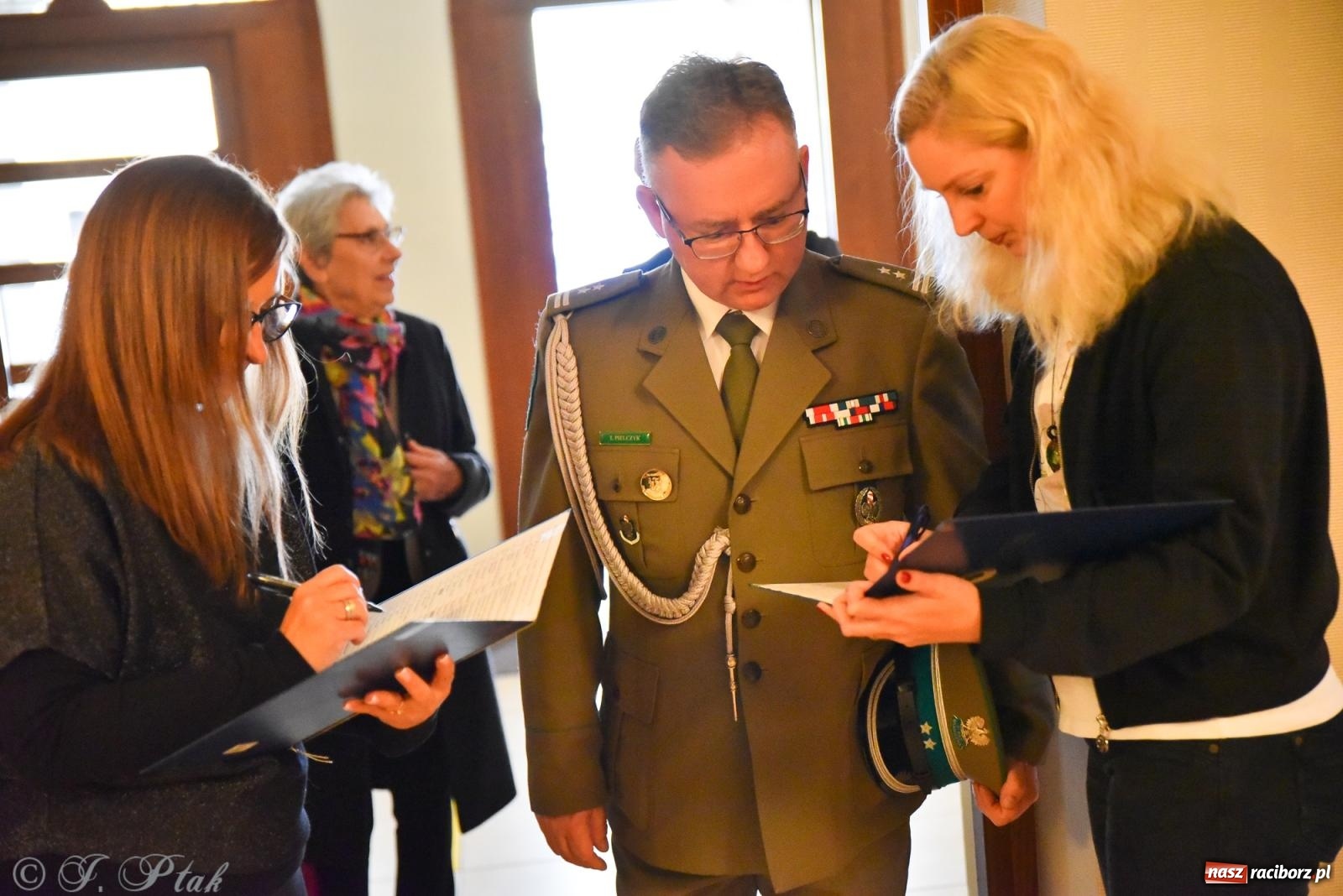 Zdjęcie w galerii na portalu naszraciborz.pl: Edukacja – najpotężniejsza broń do zmiany świata. Gaudeamus igitur w raciborskiej Akademii Nauk Stosowanych wiadomości z regionu