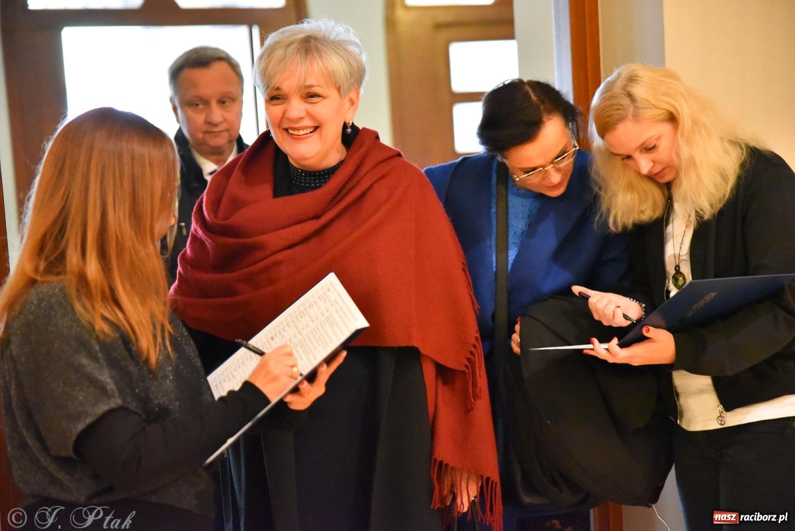 Zdjęcie w galerii na portalu naszraciborz.pl: Edukacja – najpotężniejsza broń do zmiany świata. Gaudeamus igitur w raciborskiej Akademii Nauk Stosowanych wiadomości z regionu