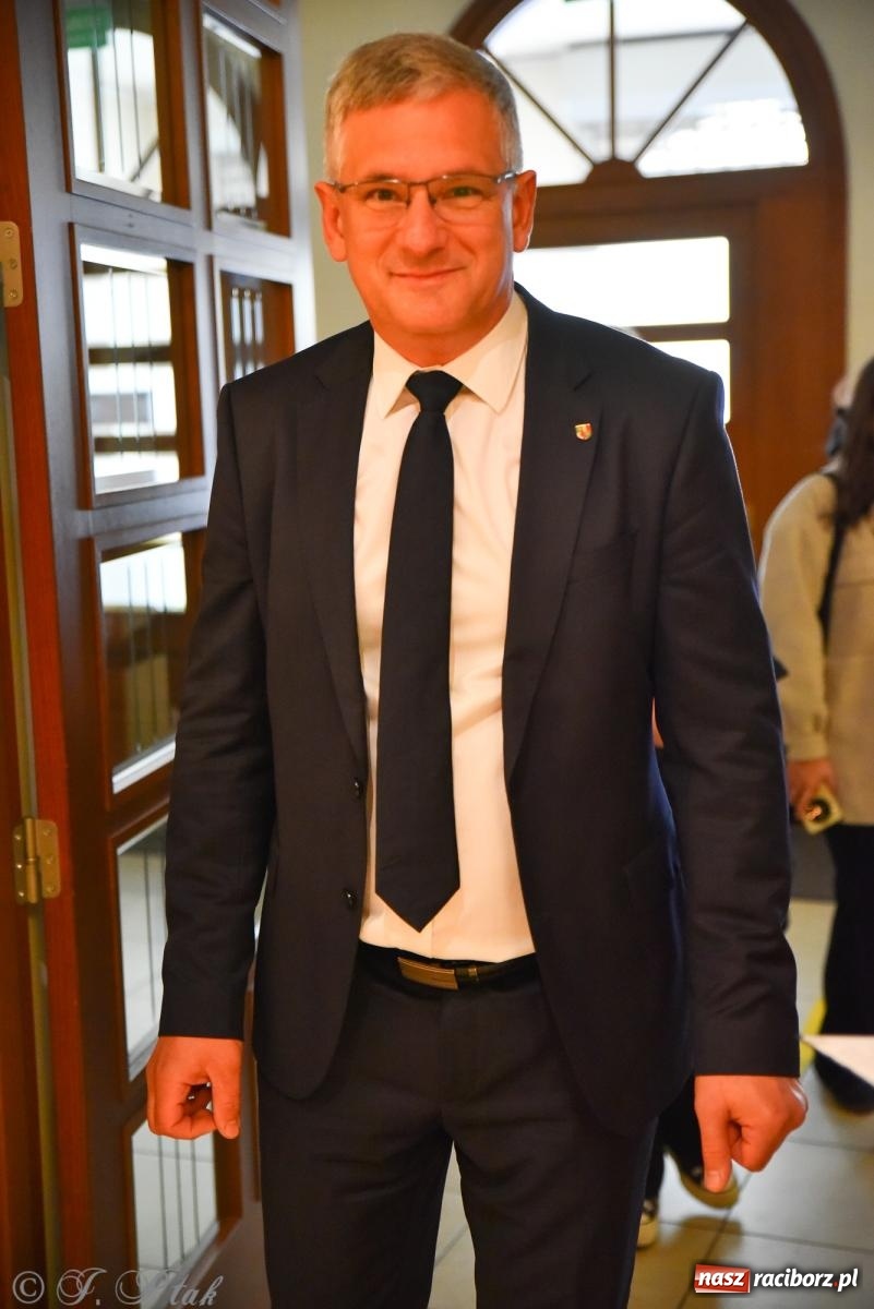 Zdjęcie w galerii na portalu naszraciborz.pl: Edukacja – najpotężniejsza broń do zmiany świata. Gaudeamus igitur w raciborskiej Akademii Nauk Stosowanych wiadomości z regionu