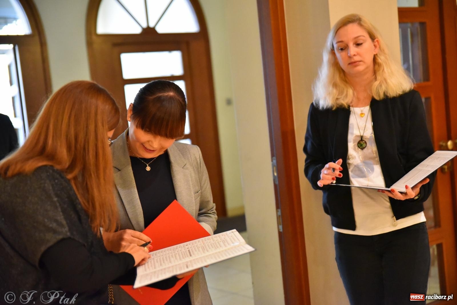 Zdjęcie w galerii na portalu naszraciborz.pl: Edukacja – najpotężniejsza broń do zmiany świata. Gaudeamus igitur w raciborskiej Akademii Nauk Stosowanych wiadomości z regionu