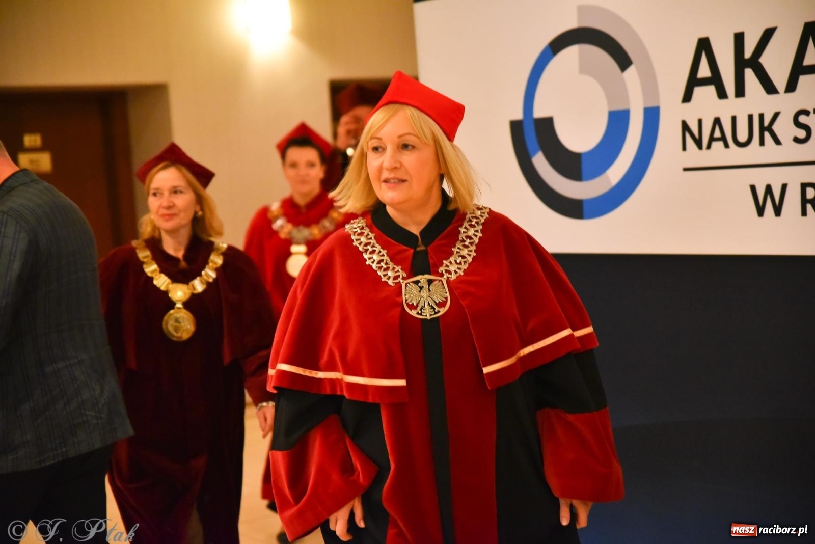 Zdjęcie w galerii na portalu naszraciborz.pl: Edukacja – najpotężniejsza broń do zmiany świata. Gaudeamus igitur w raciborskiej Akademii Nauk Stosowanych wiadomości z regionu