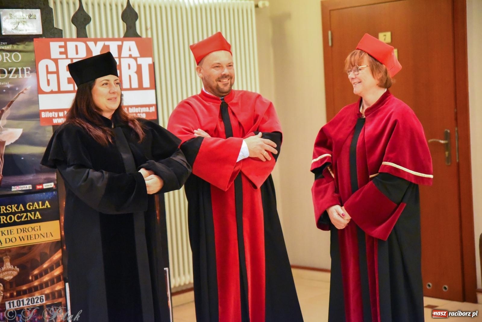 Zdjęcie w galerii na portalu naszraciborz.pl: Edukacja – najpotężniejsza broń do zmiany świata. Gaudeamus igitur w raciborskiej Akademii Nauk Stosowanych wiadomości z regionu