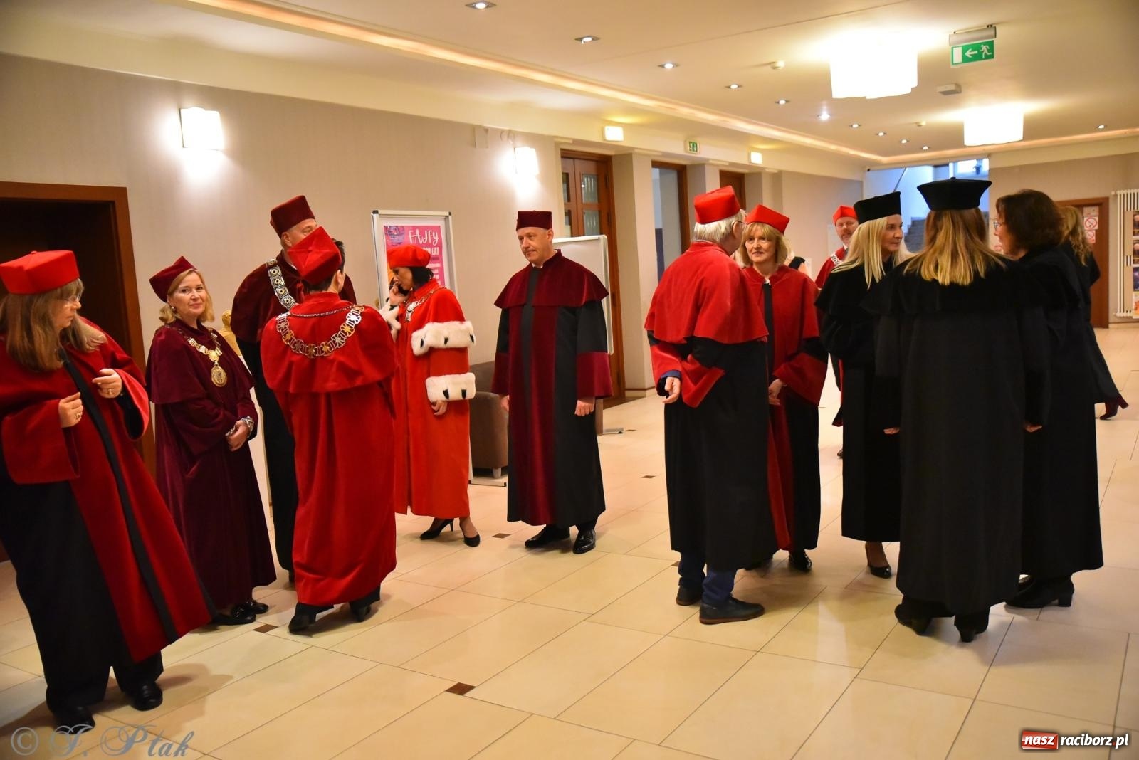 Zdjęcie w galerii na portalu naszraciborz.pl: Edukacja – najpotężniejsza broń do zmiany świata. Gaudeamus igitur w raciborskiej Akademii Nauk Stosowanych wiadomości z regionu