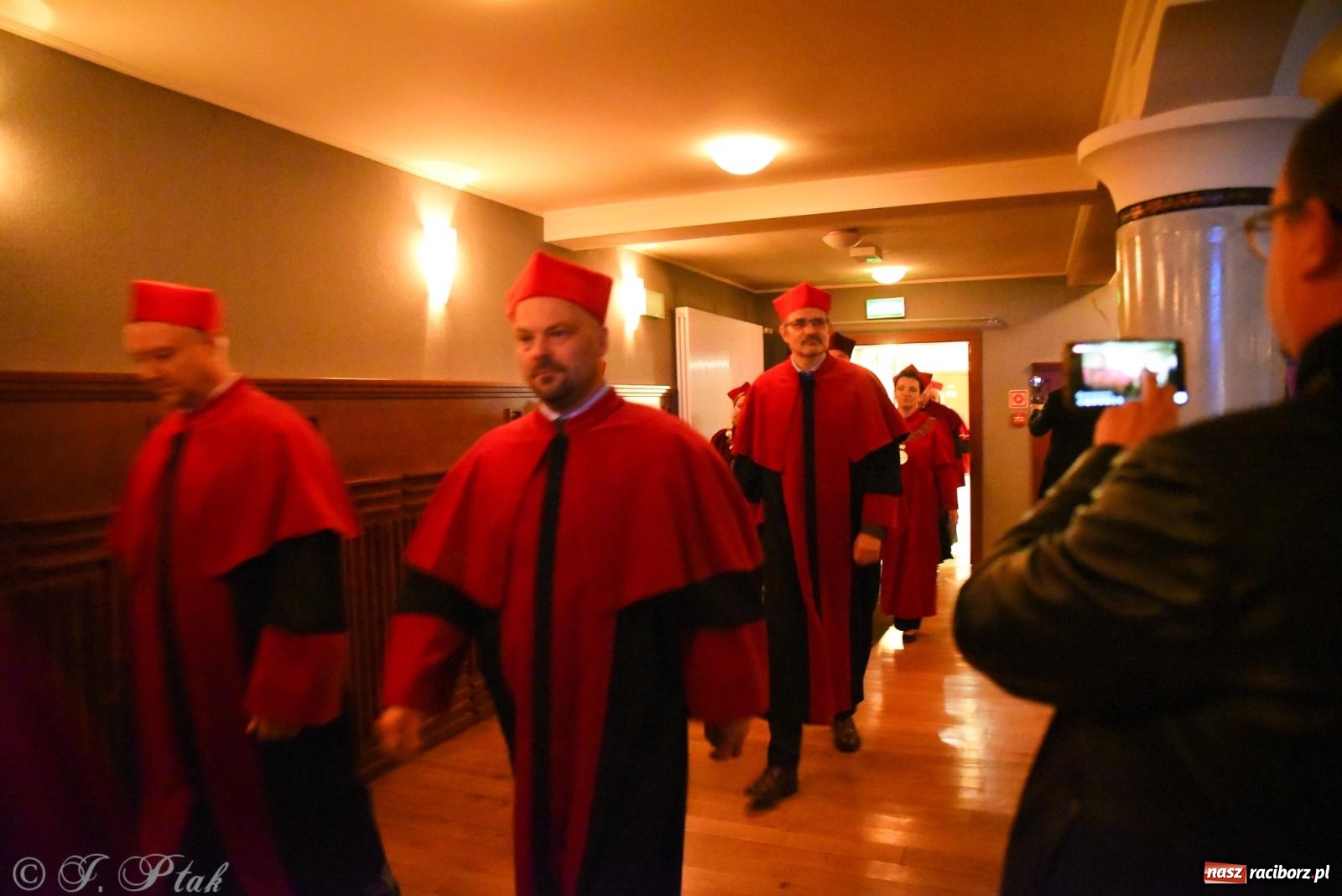 Zdjęcie w galerii na portalu naszraciborz.pl: Edukacja – najpotężniejsza broń do zmiany świata. Gaudeamus igitur w raciborskiej Akademii Nauk Stosowanych wiadomości z regionu