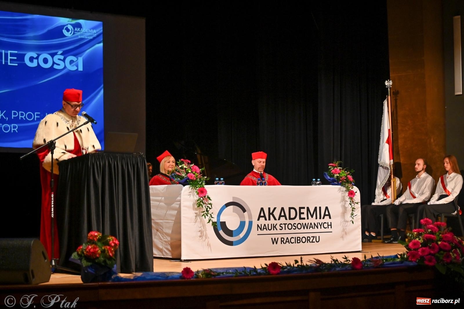 Zdjęcie w galerii na portalu naszraciborz.pl: Edukacja – najpotężniejsza broń do zmiany świata. Gaudeamus igitur w raciborskiej Akademii Nauk Stosowanych wiadomości z regionu