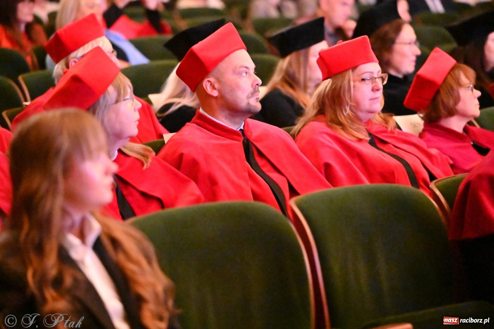 Zdjęcie w galerii na portalu naszraciborz.pl: Edukacja – najpotężniejsza broń do zmiany świata. Gaudeamus igitur w raciborskiej Akademii Nauk Stosowanych wiadomości z regionu