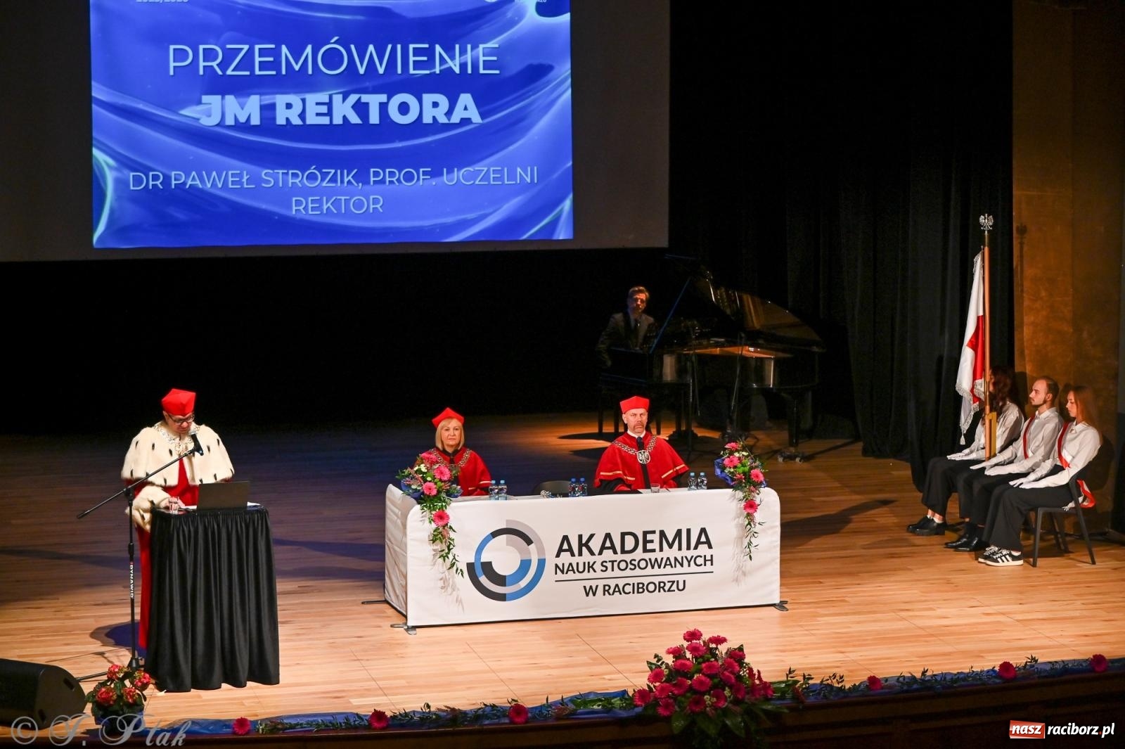 Zdjęcie w galerii na portalu naszraciborz.pl: Edukacja – najpotężniejsza broń do zmiany świata. Gaudeamus igitur w raciborskiej Akademii Nauk Stosowanych wiadomości z regionu